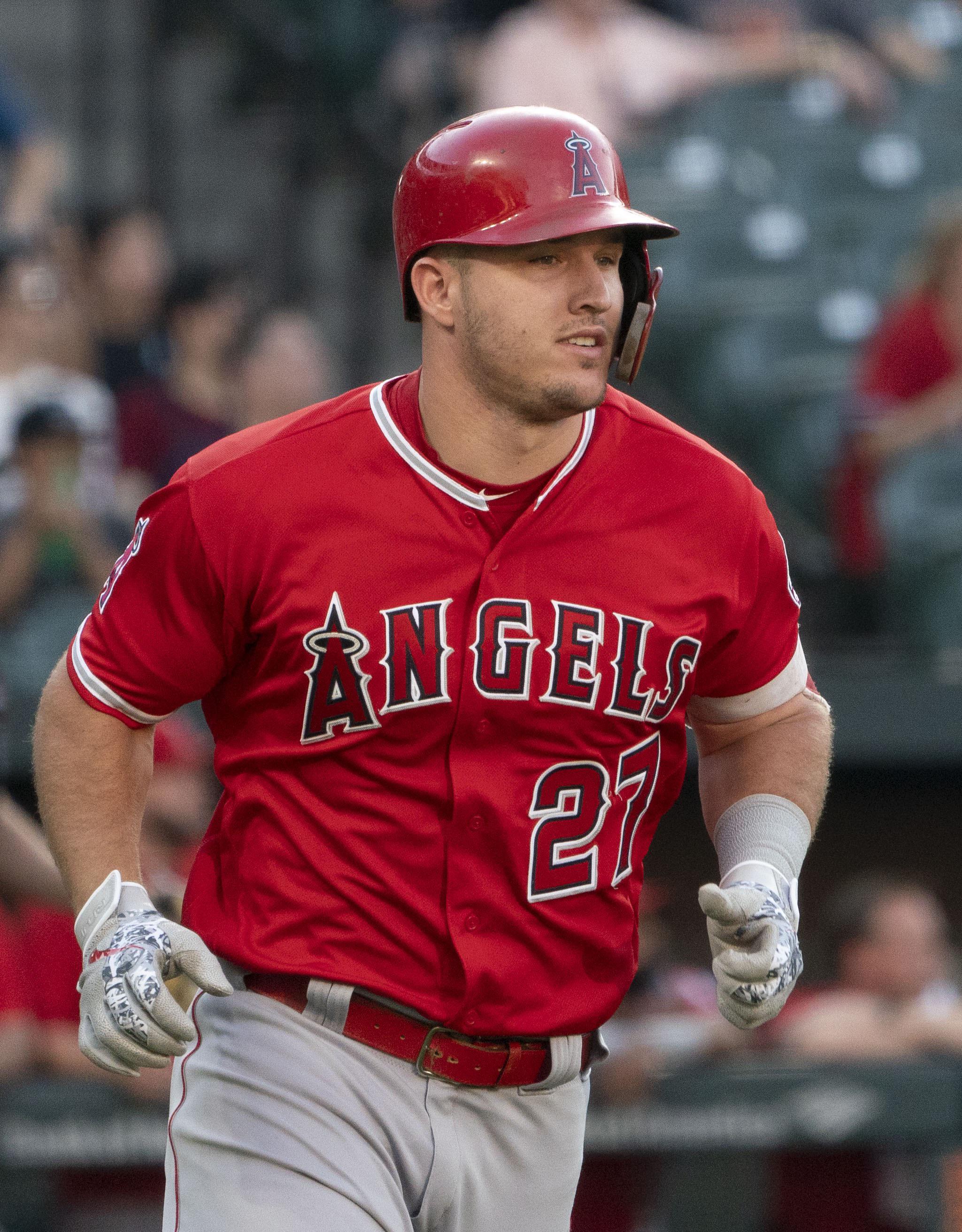 I rotated this picture of mike Trout 360 degrees, one from each war