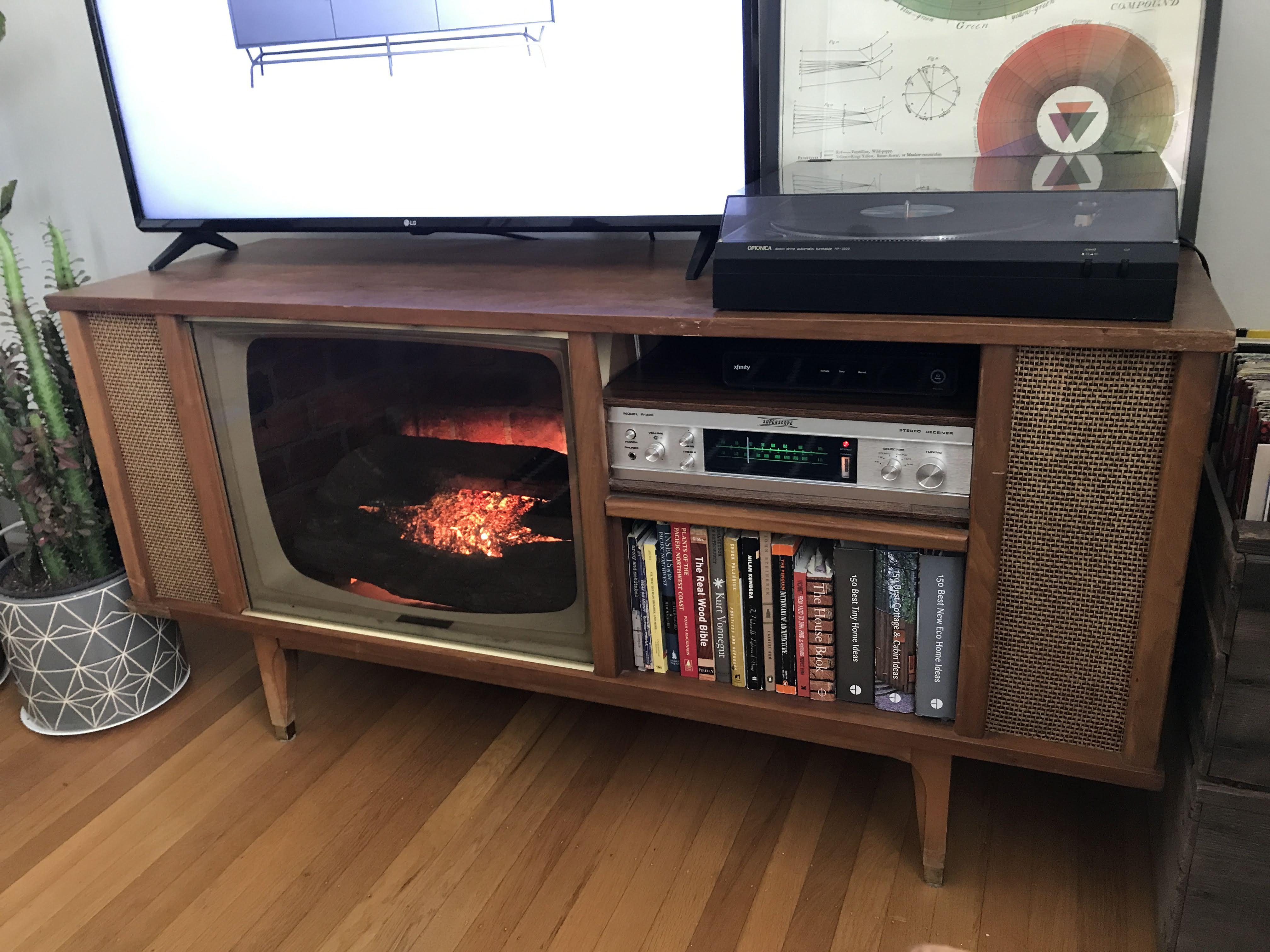 Vintage Curtis Mathes TV Console retrofit w/ a faux fire log r/Mid