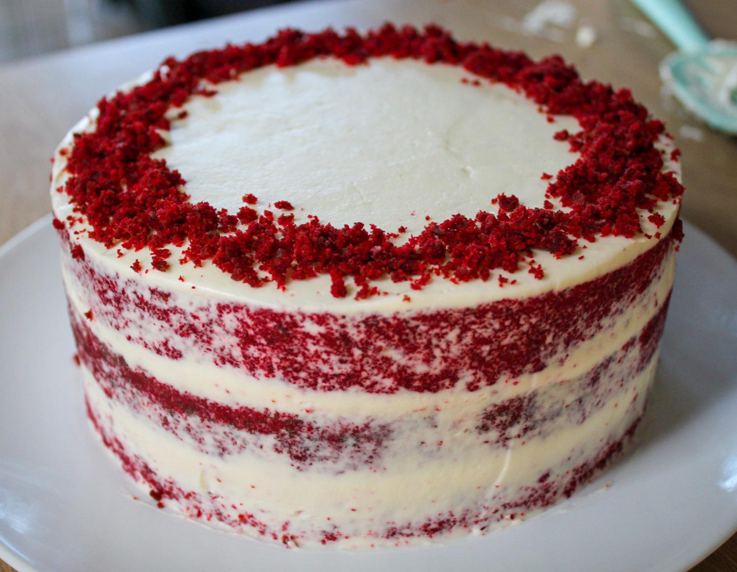 Baked a red velvet cake yesterday, really happy with the result! r/Baking
