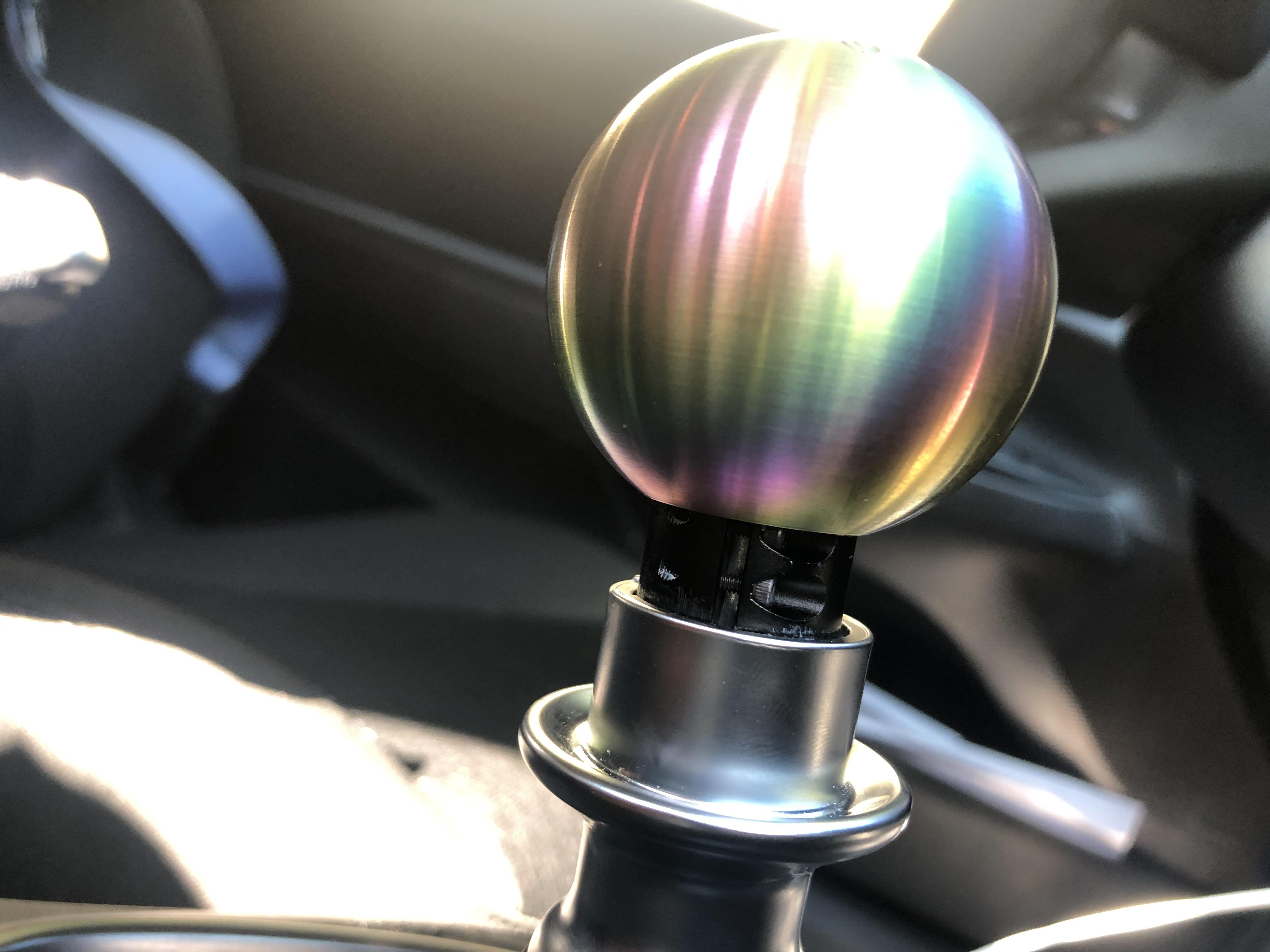 Here’s the gap between shift knob and lockout ring with likewise shift