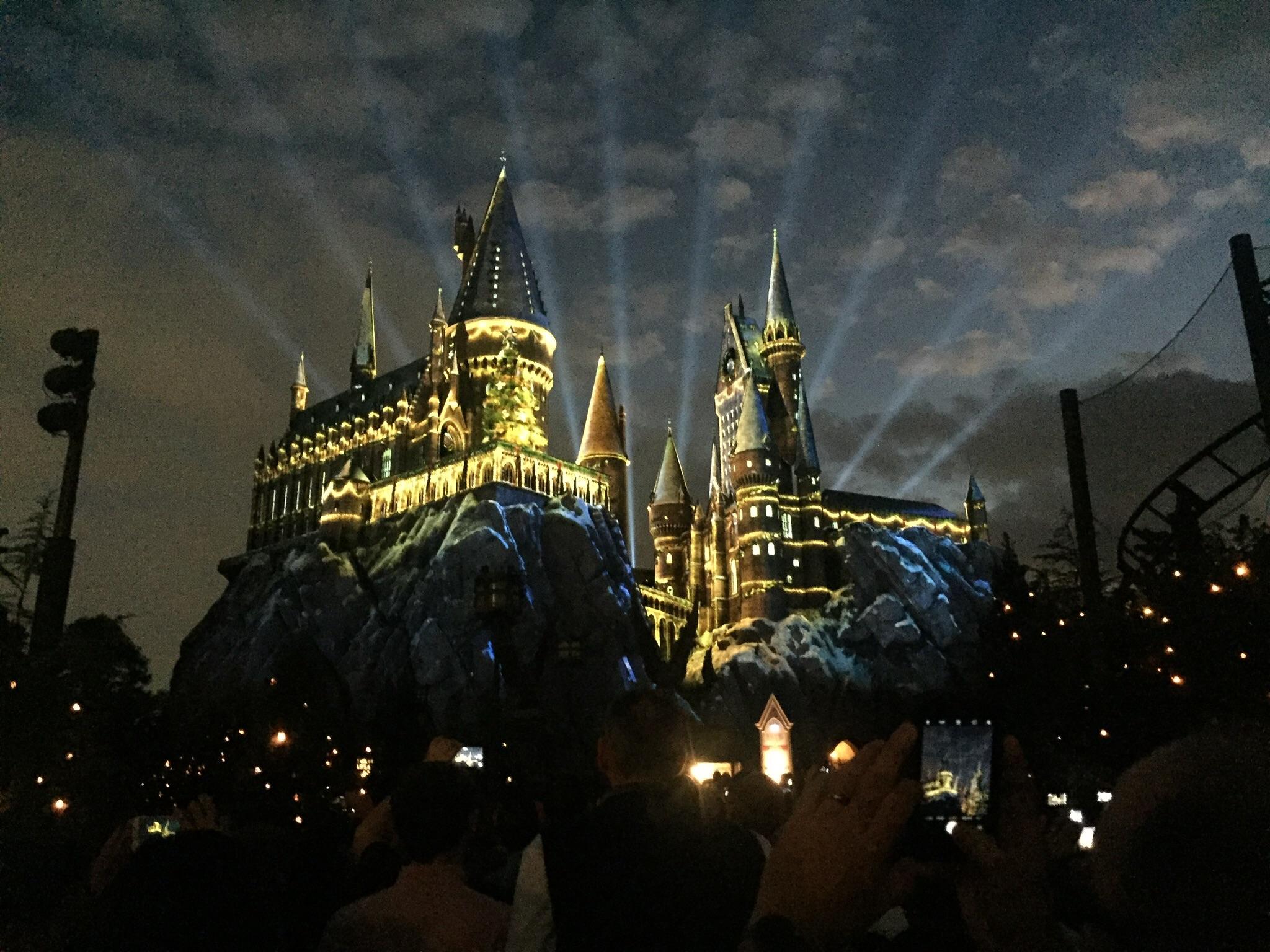 Photo I took of Hogwarts Castle during the Light Show. r/UniversalOrlando