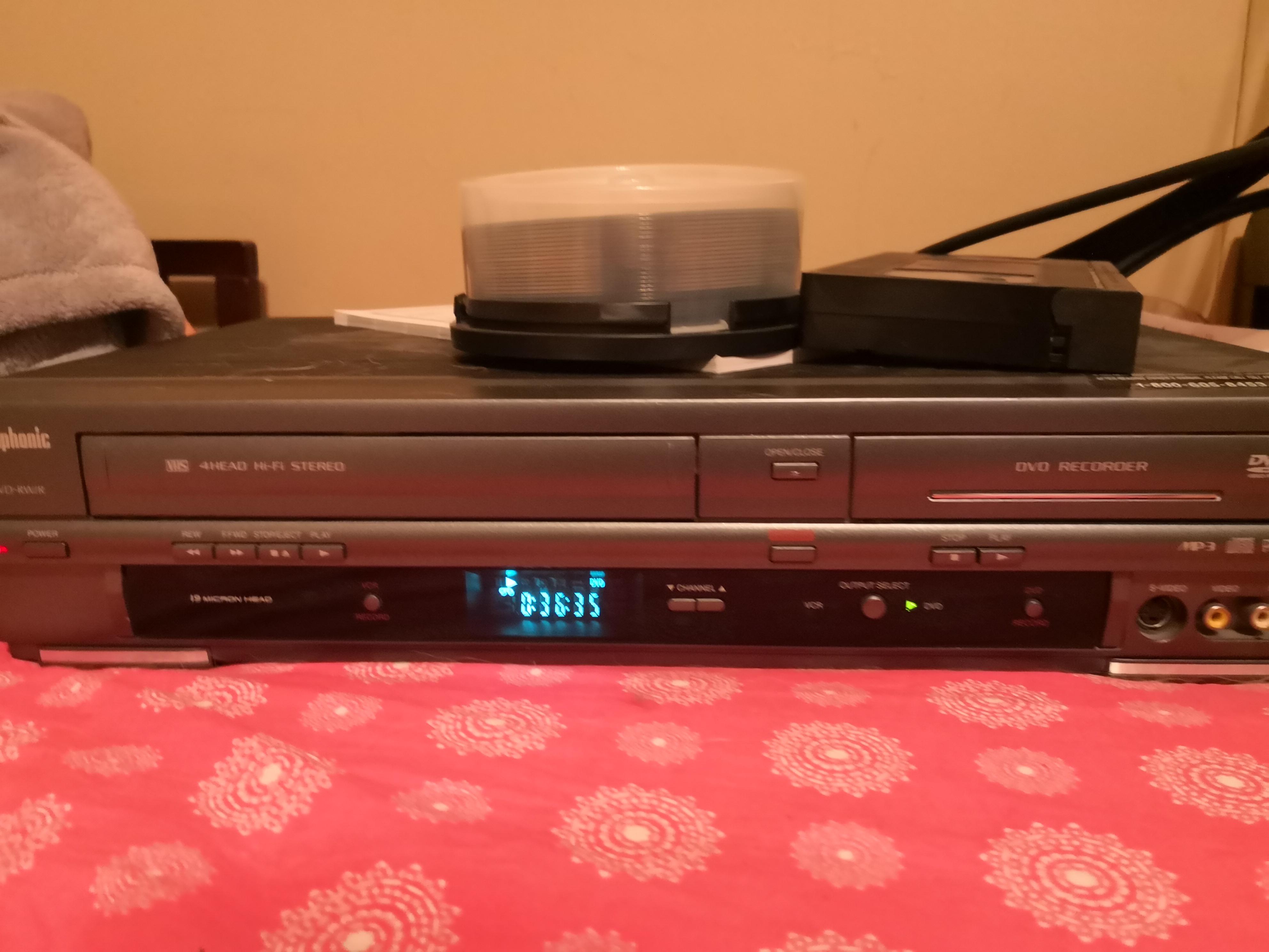 VHS/DVD player works great! r/nostalgia