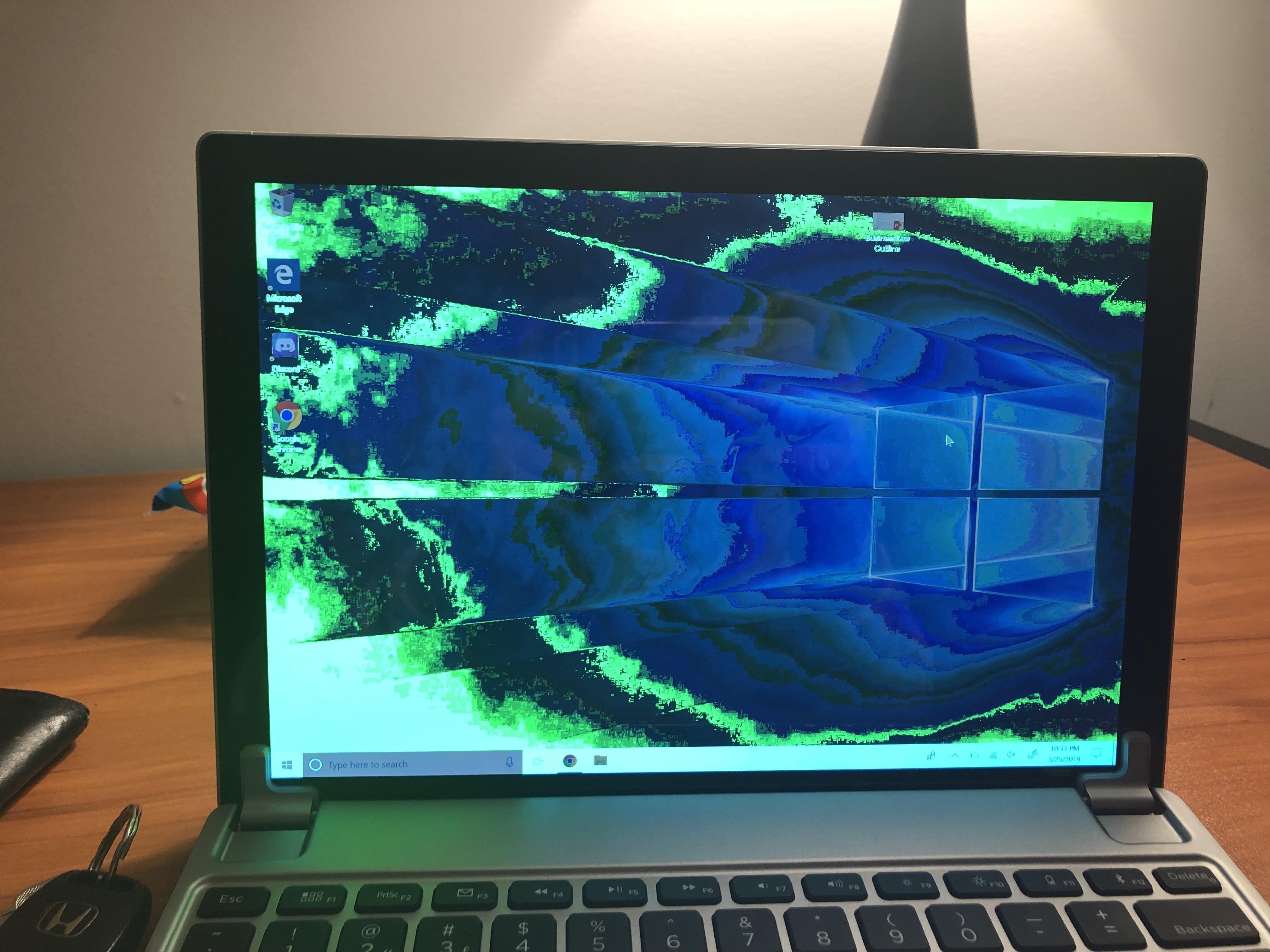 Screen issue? Anyone know what the issue is? r/Surface
