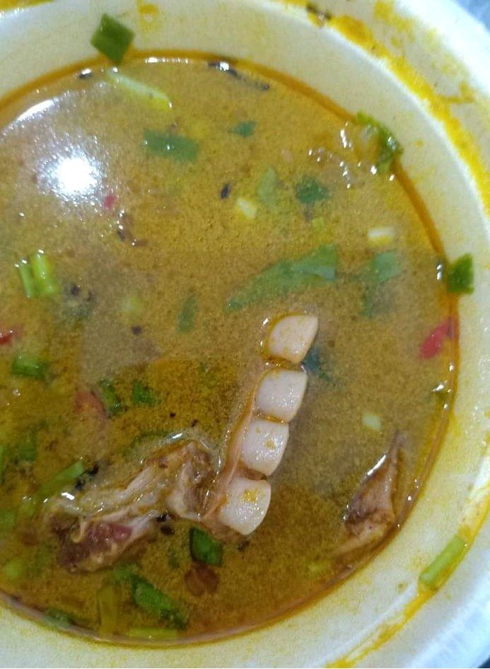 Yummy jaw bone soup. r/shittyfoodporn