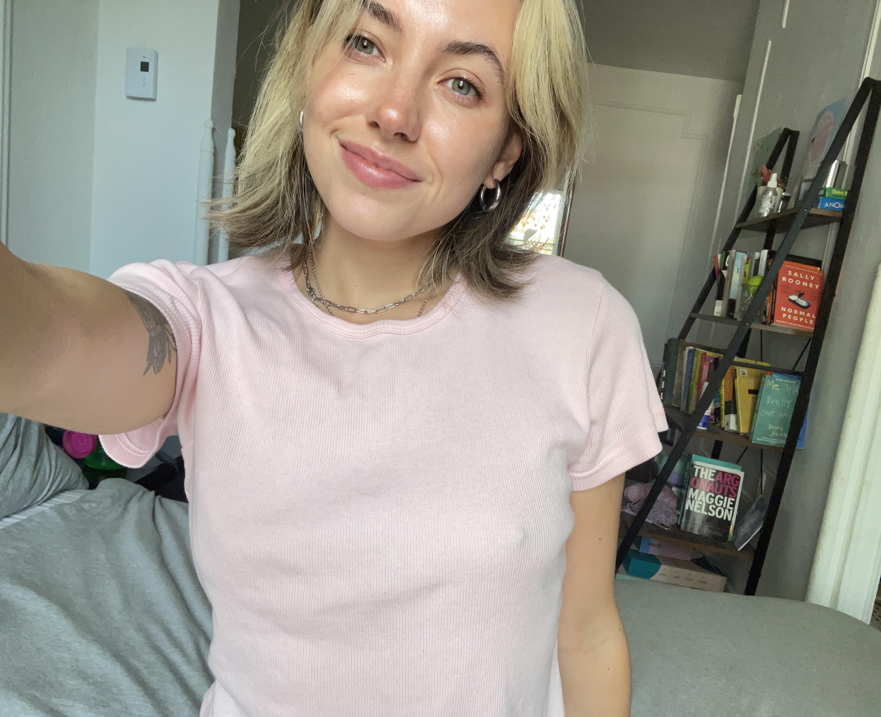 Casual braless selfie :) : braless