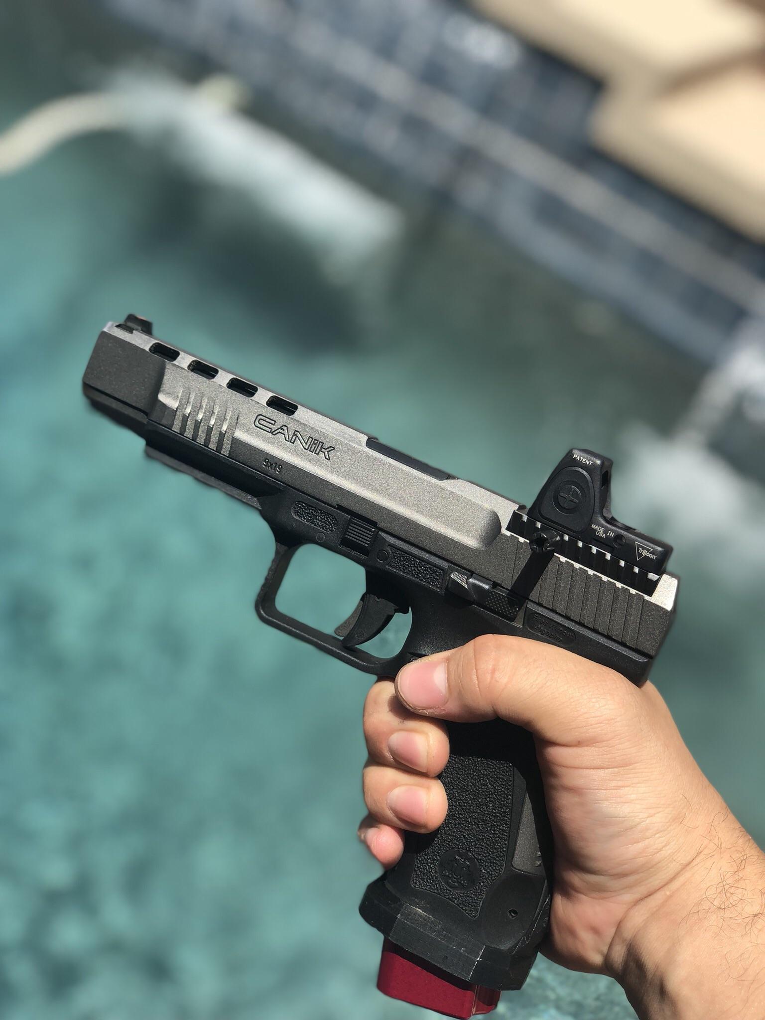 Hello carry optics 👋🏽 r/guns