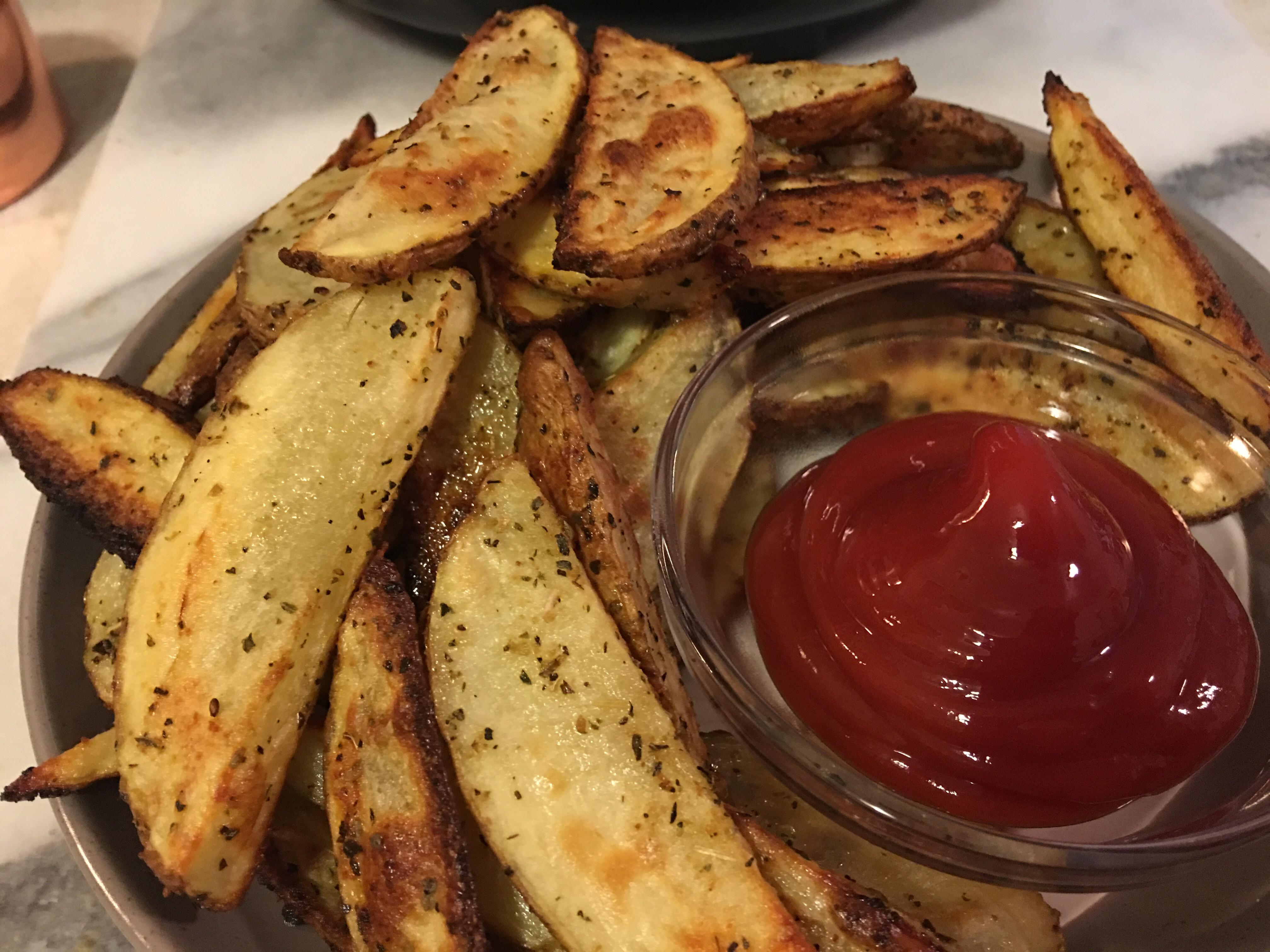 [homemade] garlic herb french fries r/food