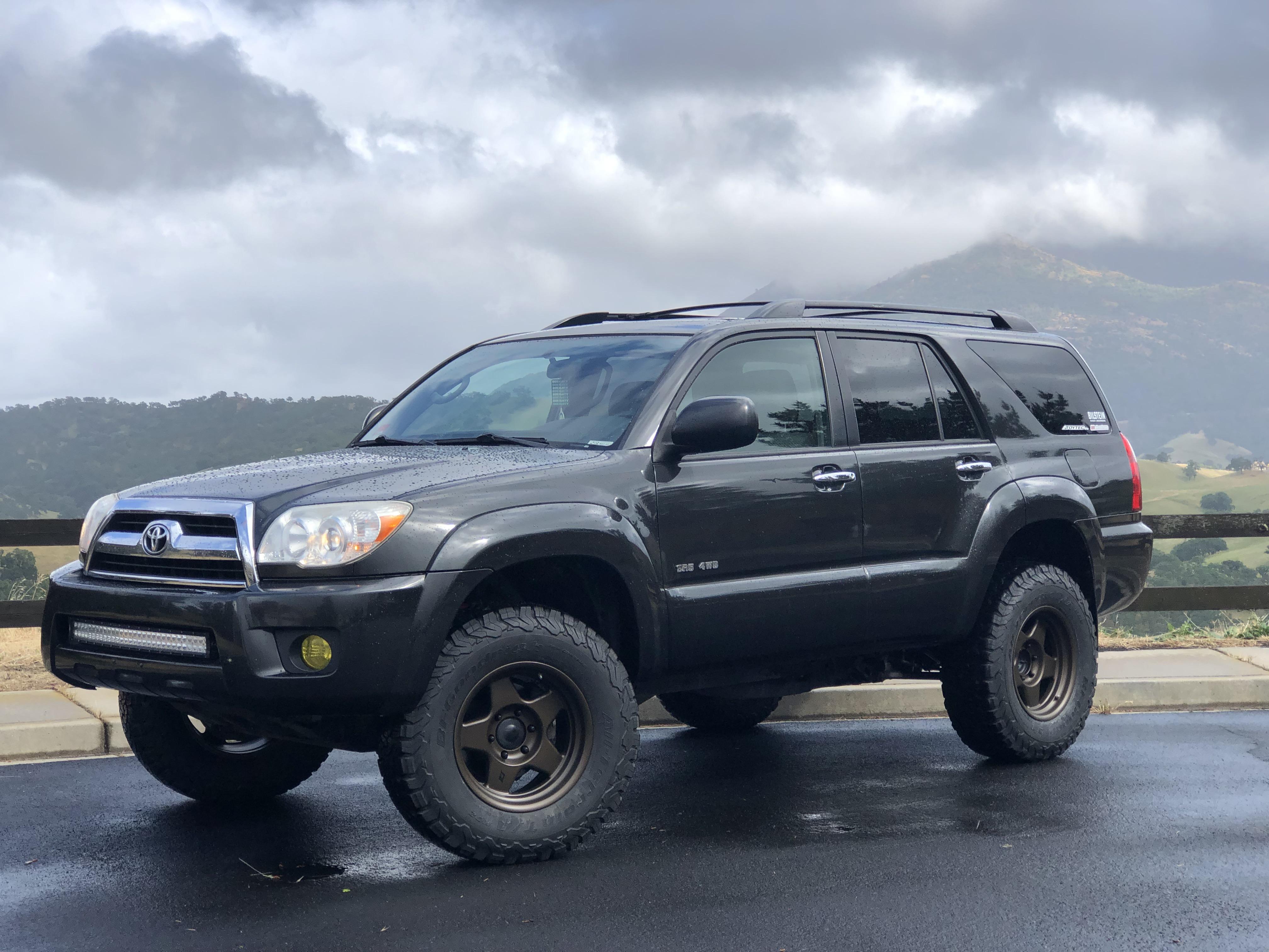 Finally got the lift, wheels, and tires set on my 06 r/4Runner