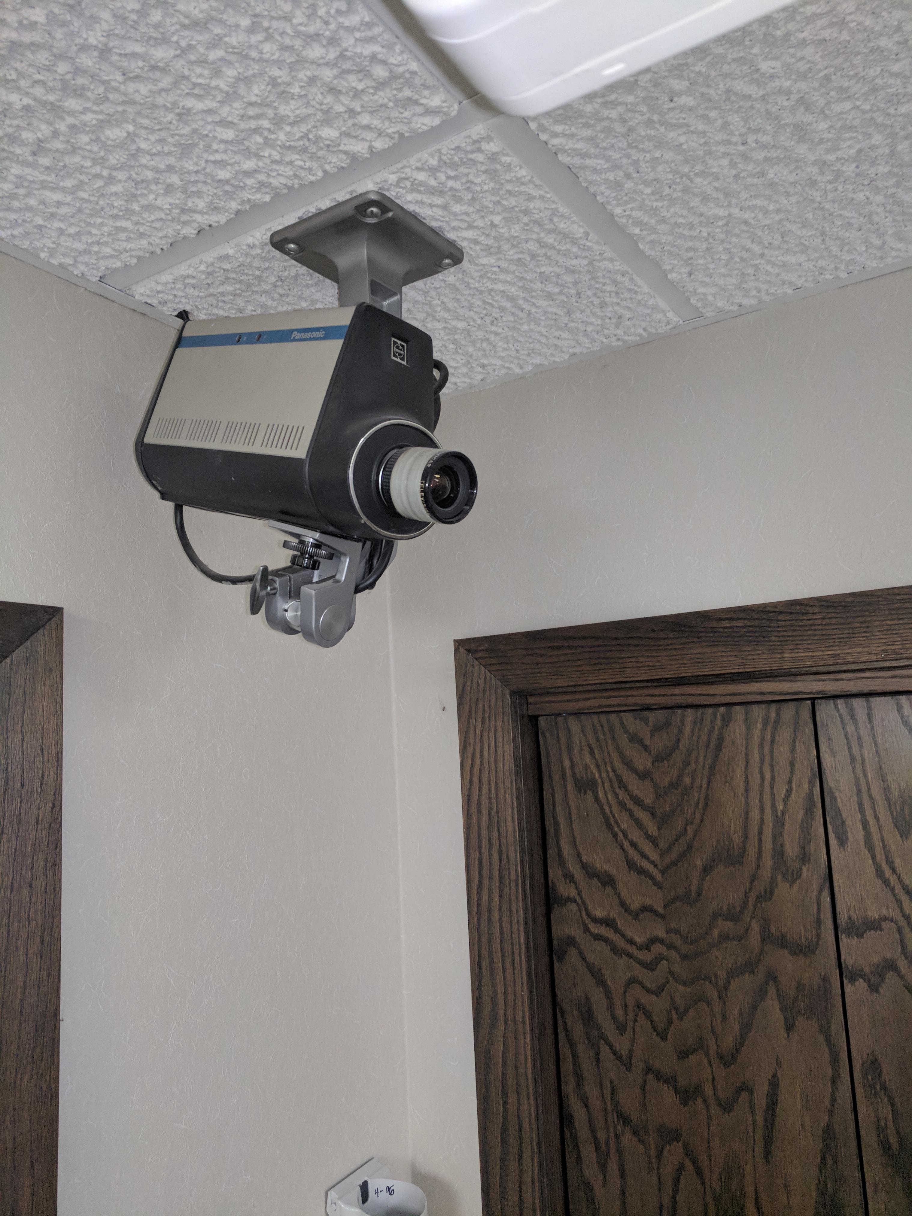 Discreet surveillance camera r/techsupportgore