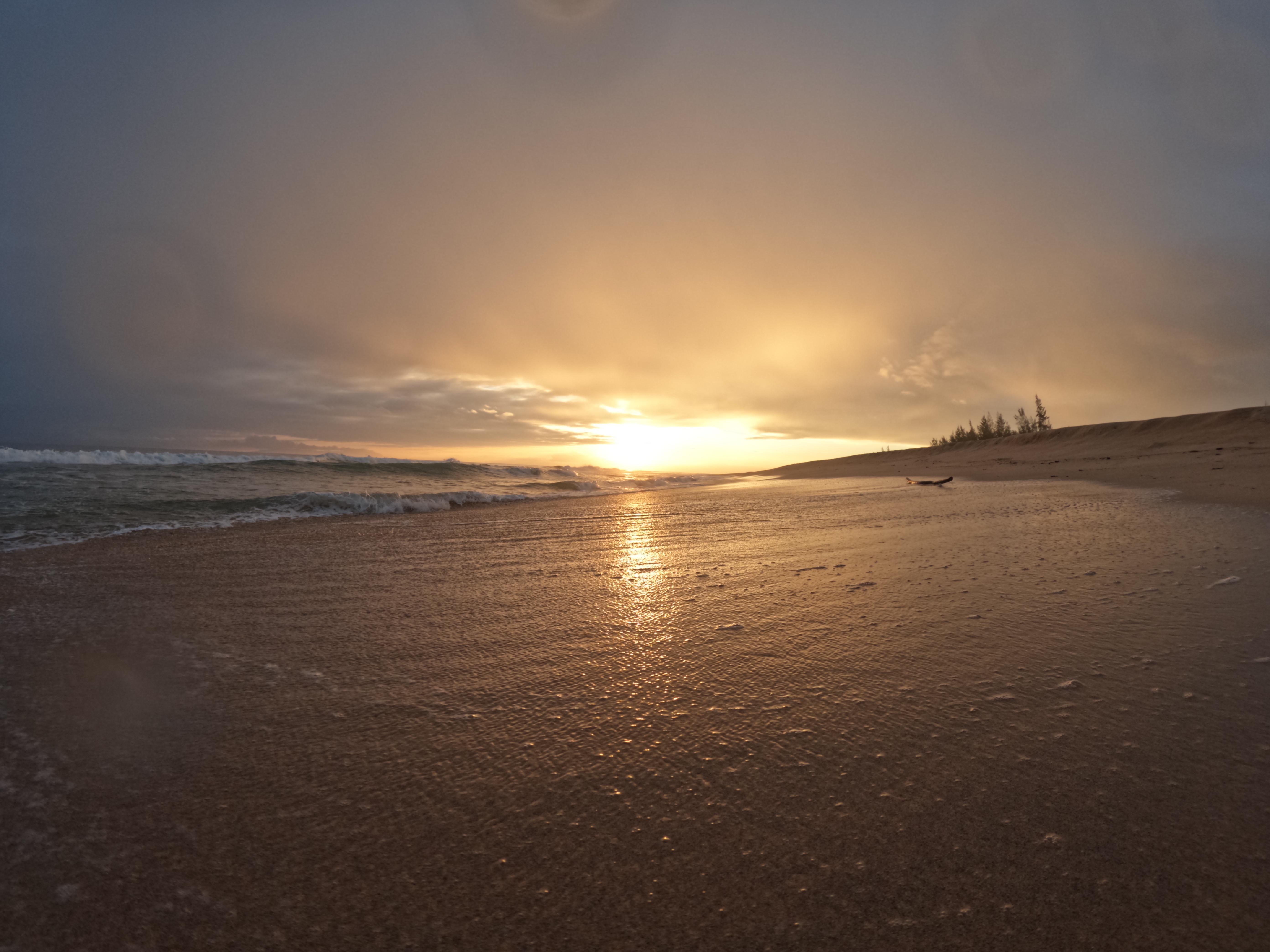 Nice sunset in Kauai, Hawaii r/beach