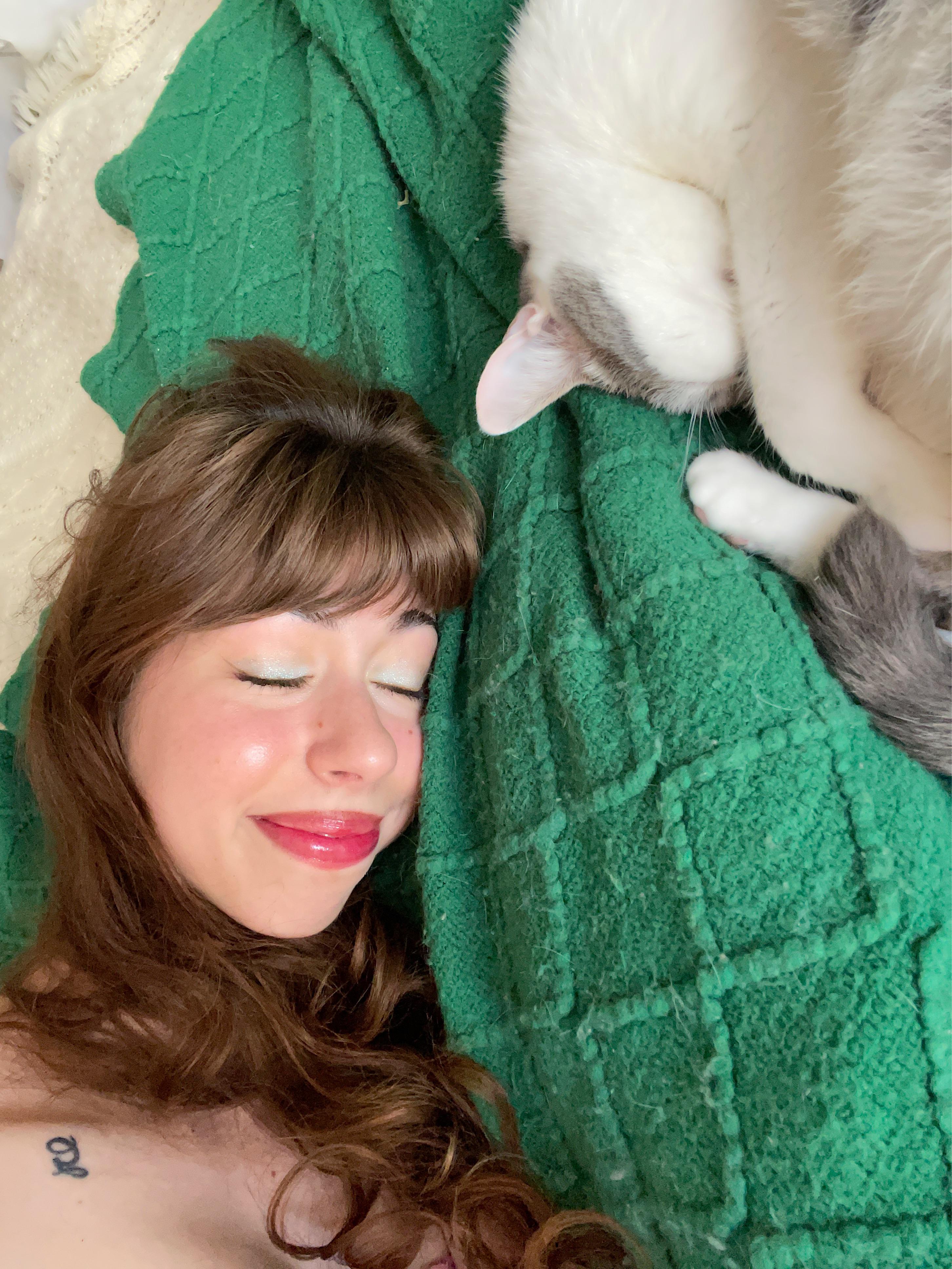 gigi (u/lilgigibelle) - Reddit