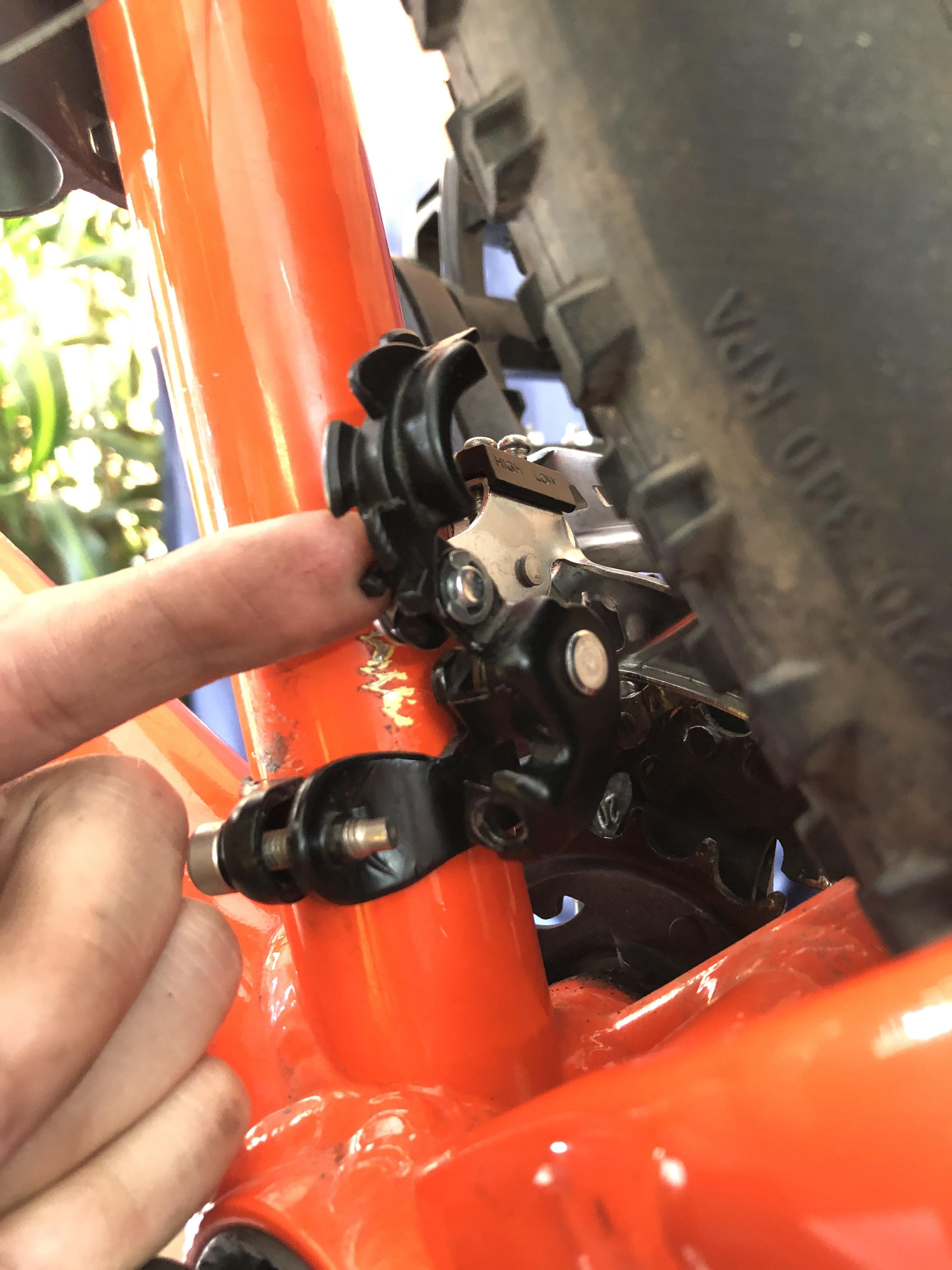 Front Derailleur Cable Routing. What is this supposed to do? Can’t figure out a route for the