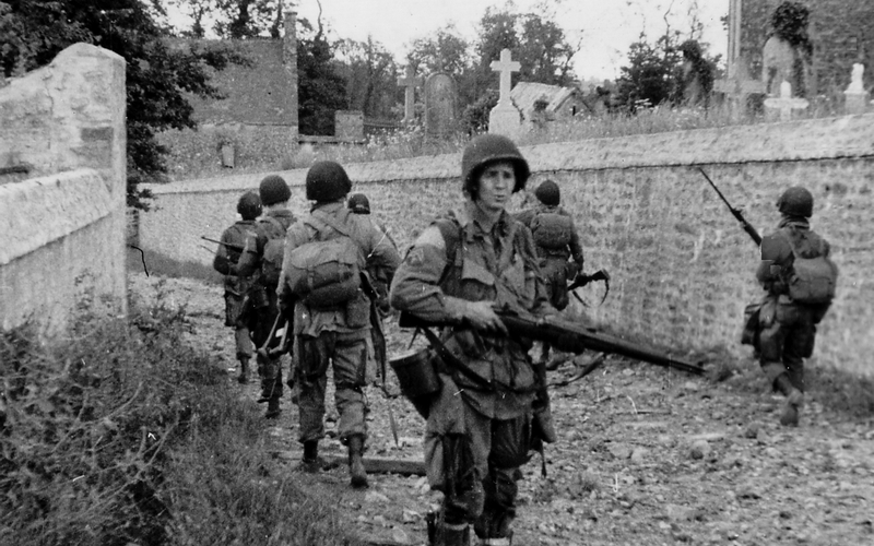 US paratroopers in Normandy 1944. r/wwiipics