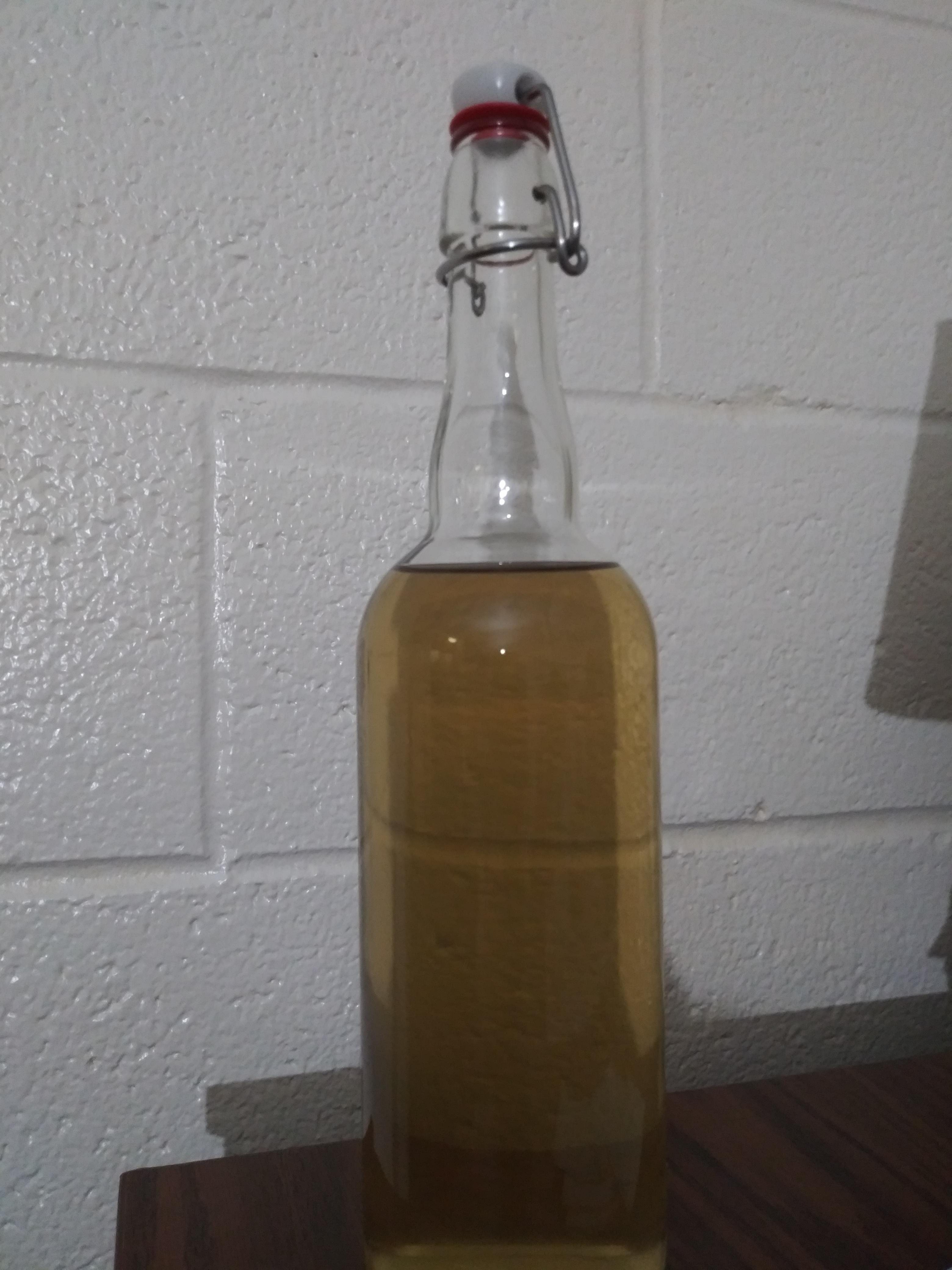 Second bottle of plain mead in it's most basic recipe. Happy with the