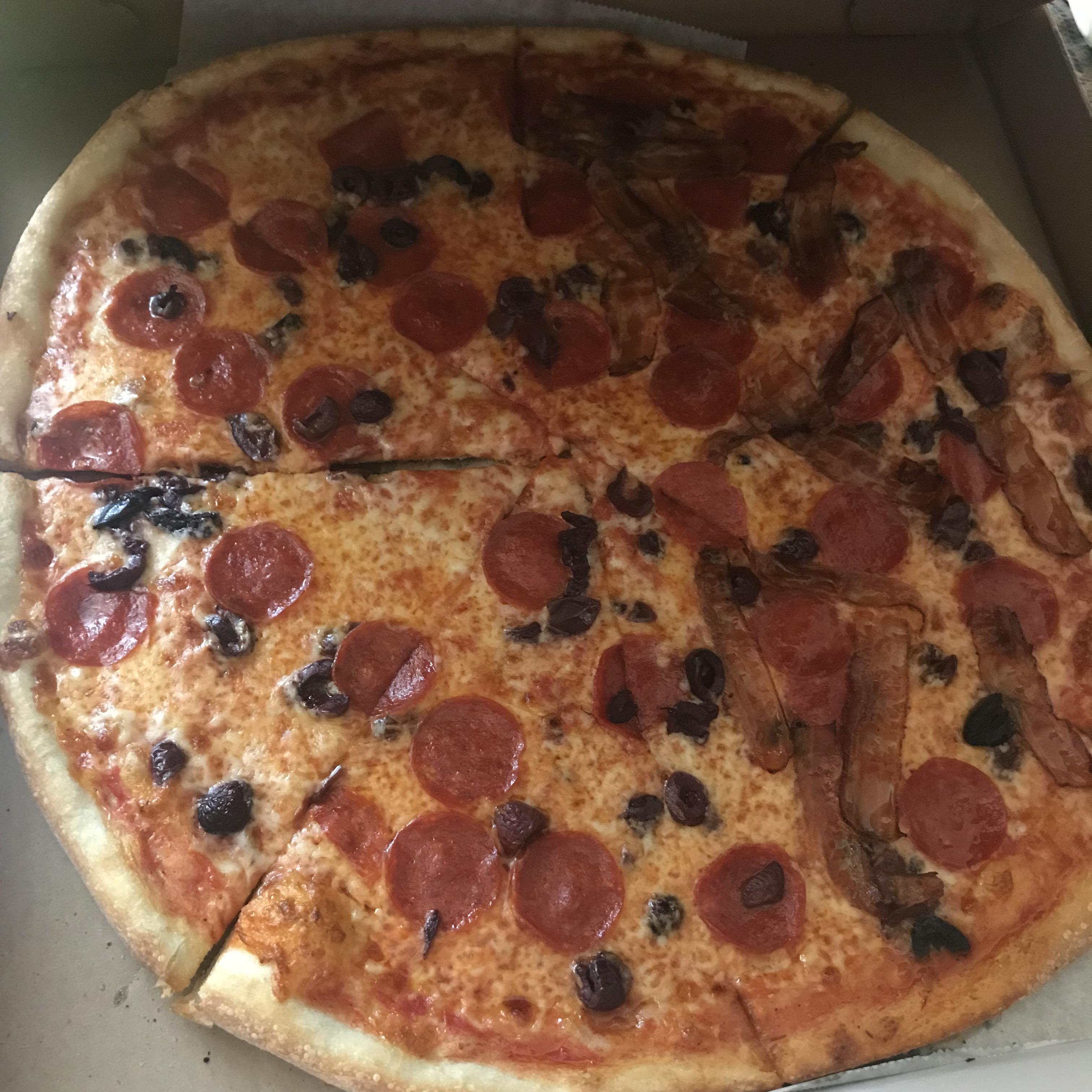 Pepperoni & Kalamata Olive Pizza r/Pizza