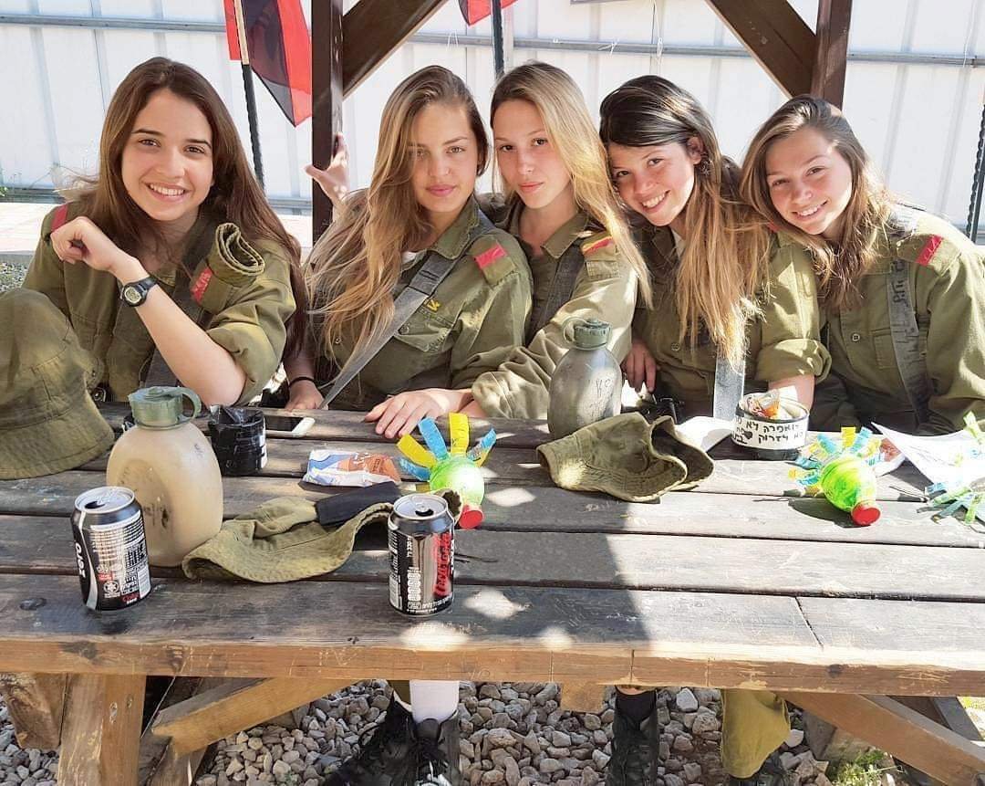 Israeli Army Women Soldiers (1080x861) : MilitaryPorn