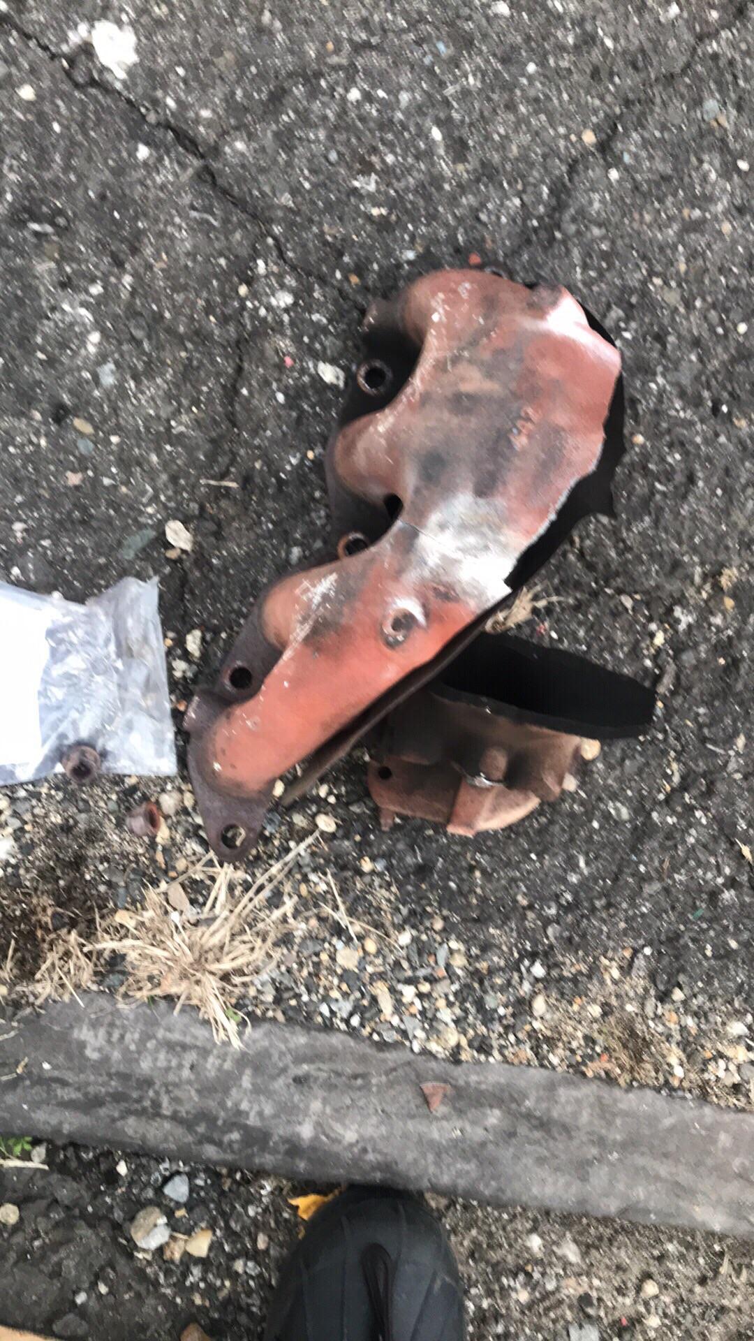 The exhaust manifold broke in half of my corolla r/COROLLA