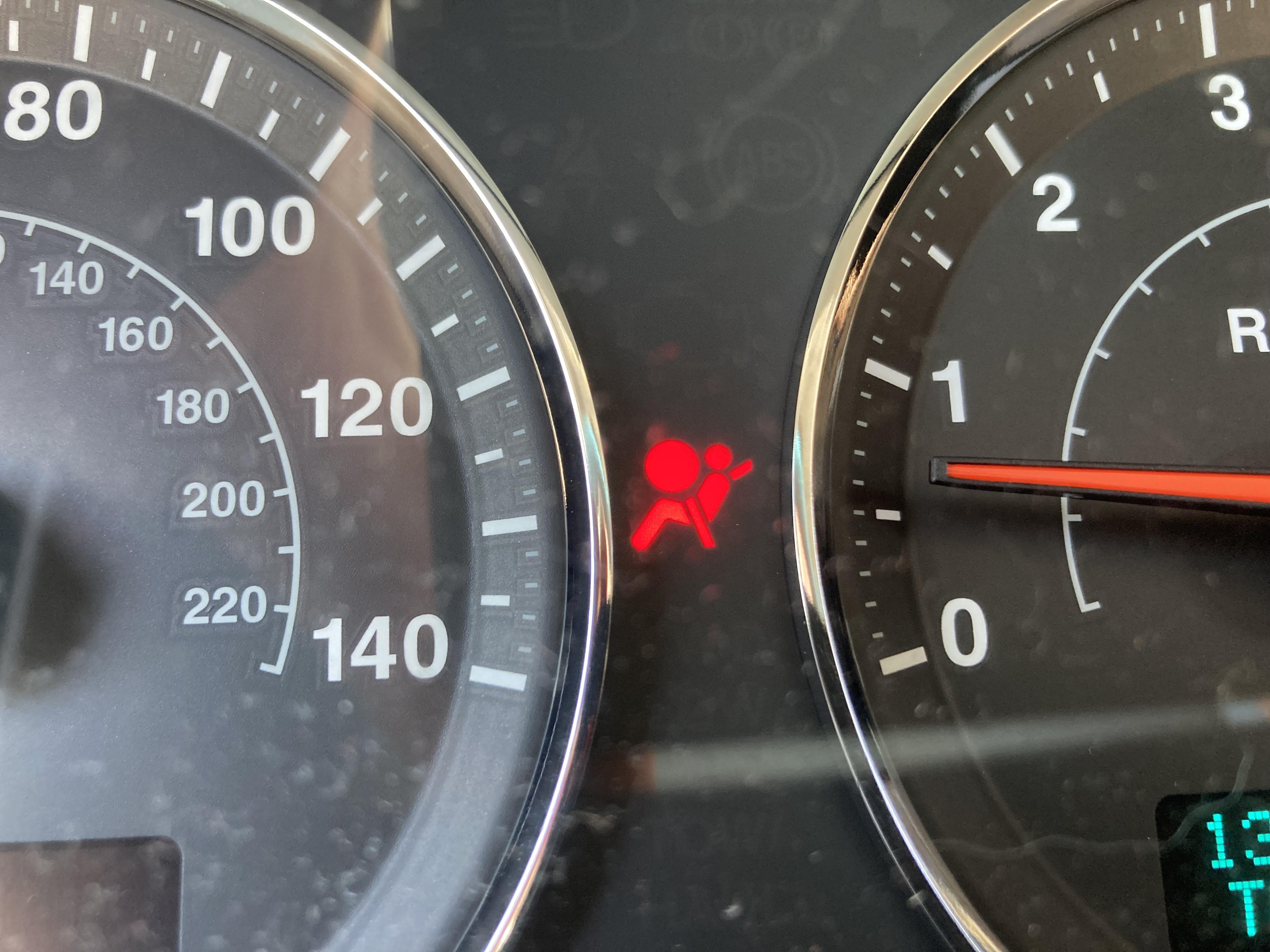 2007 Cherokee, what does this airbag light mean? r/Jeep