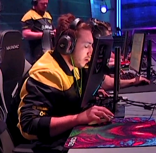 Csgo players close to monitor 137656Why do csgo players sit so close