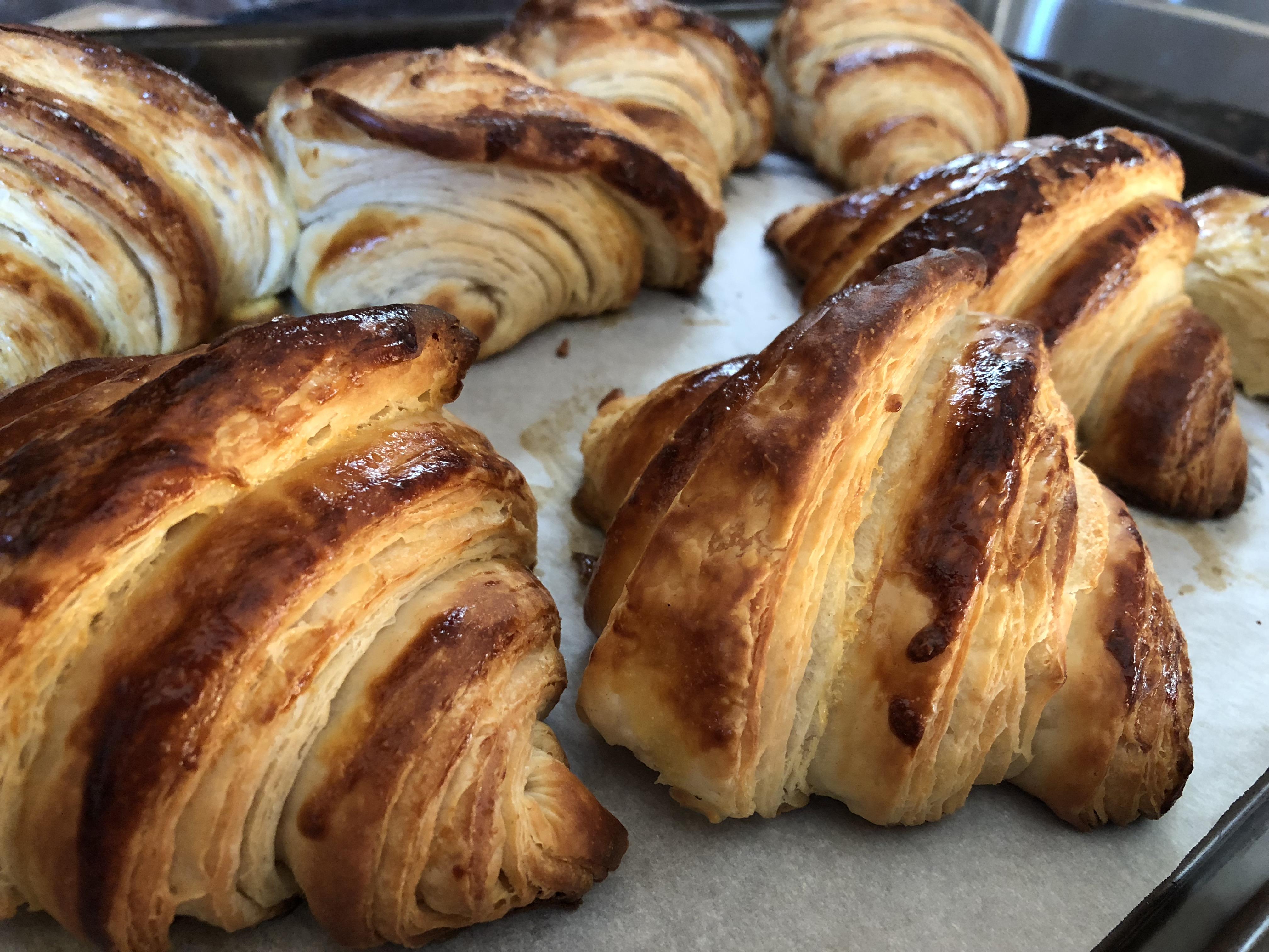 Fresh baked croissants this morning r/Baking