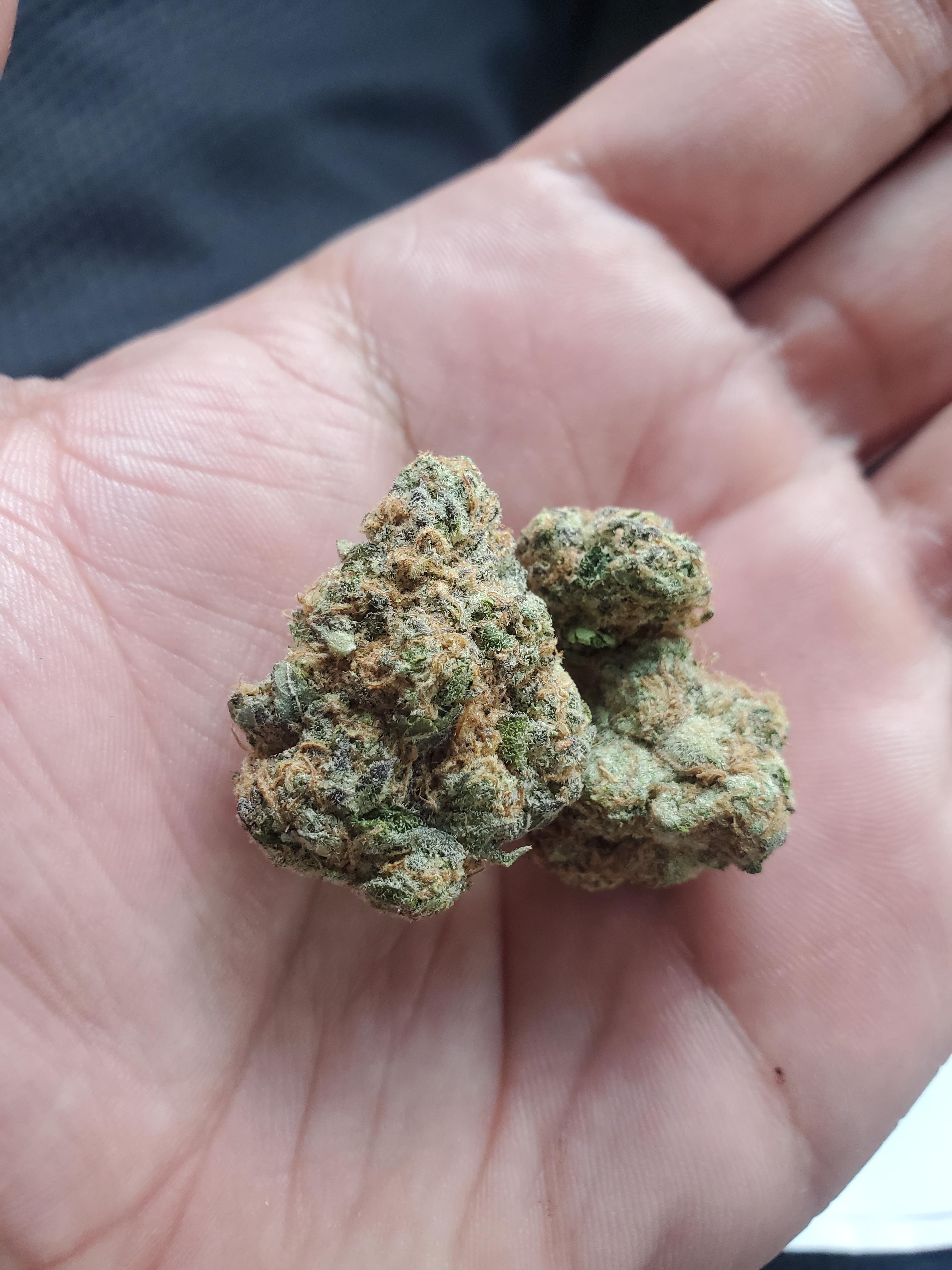 Wake n bake with some "Cap'n Kush Berries" from Locol Love 🔥 hope