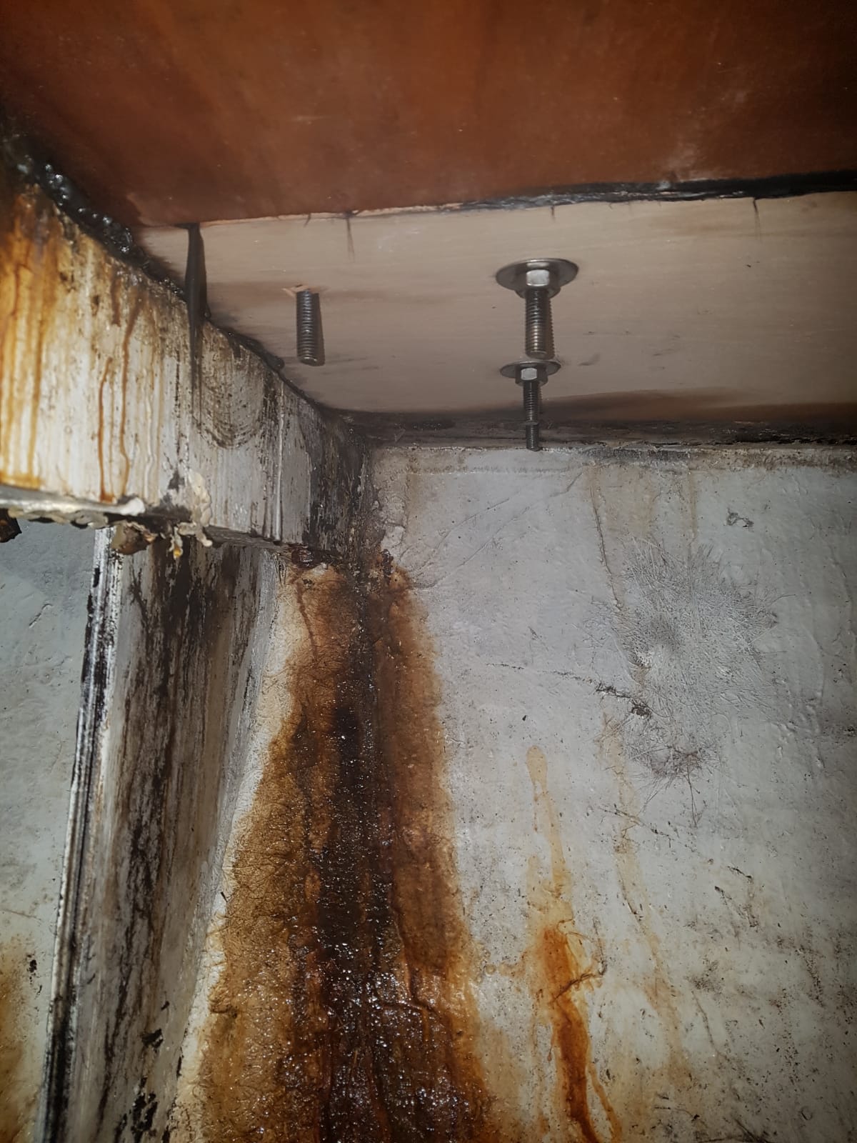 Leak in fiberglass boat r/boats