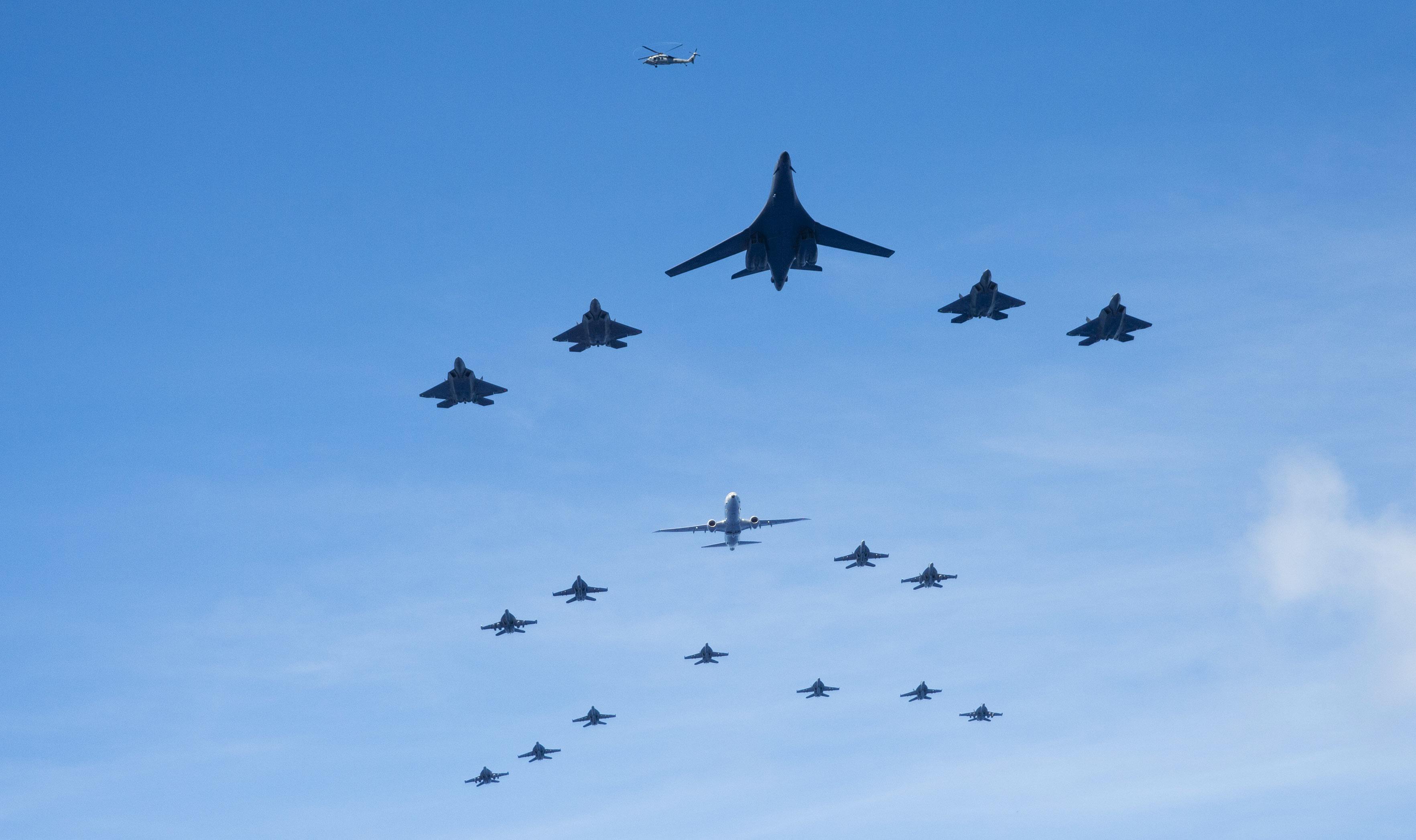 E/A18G Growlers, FA18E Super a P8 Poseidon, F22 Raptors