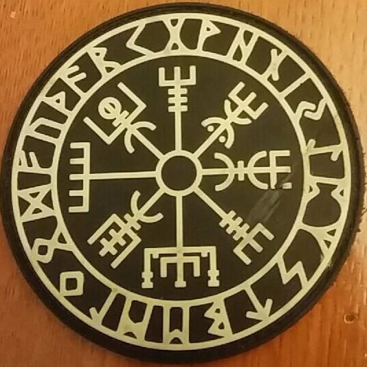 I found this patch with a vegvisir and runes around the edge. Translation help? r/Norse