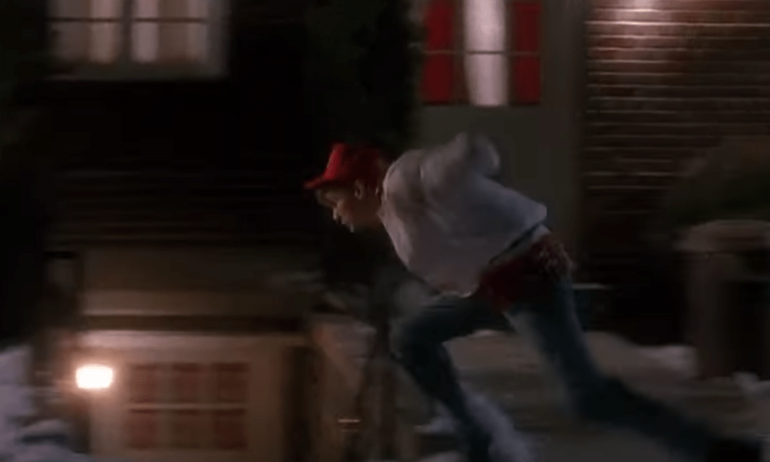 In Home Alone (1990) a pizza delivery boy is easily scared away by