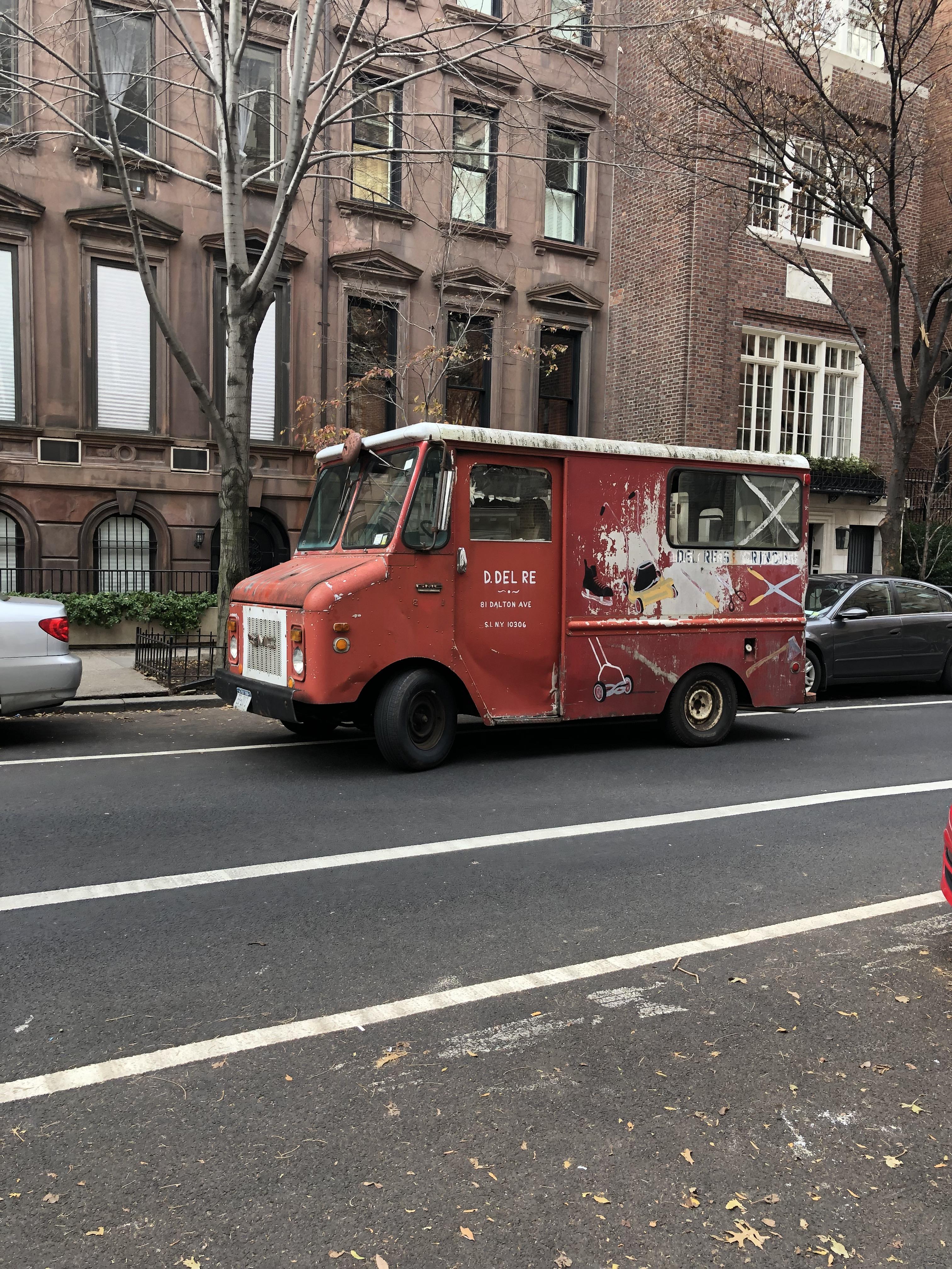 Who recognizes this van? It’s the blade sharpening man! r/newyorkcity