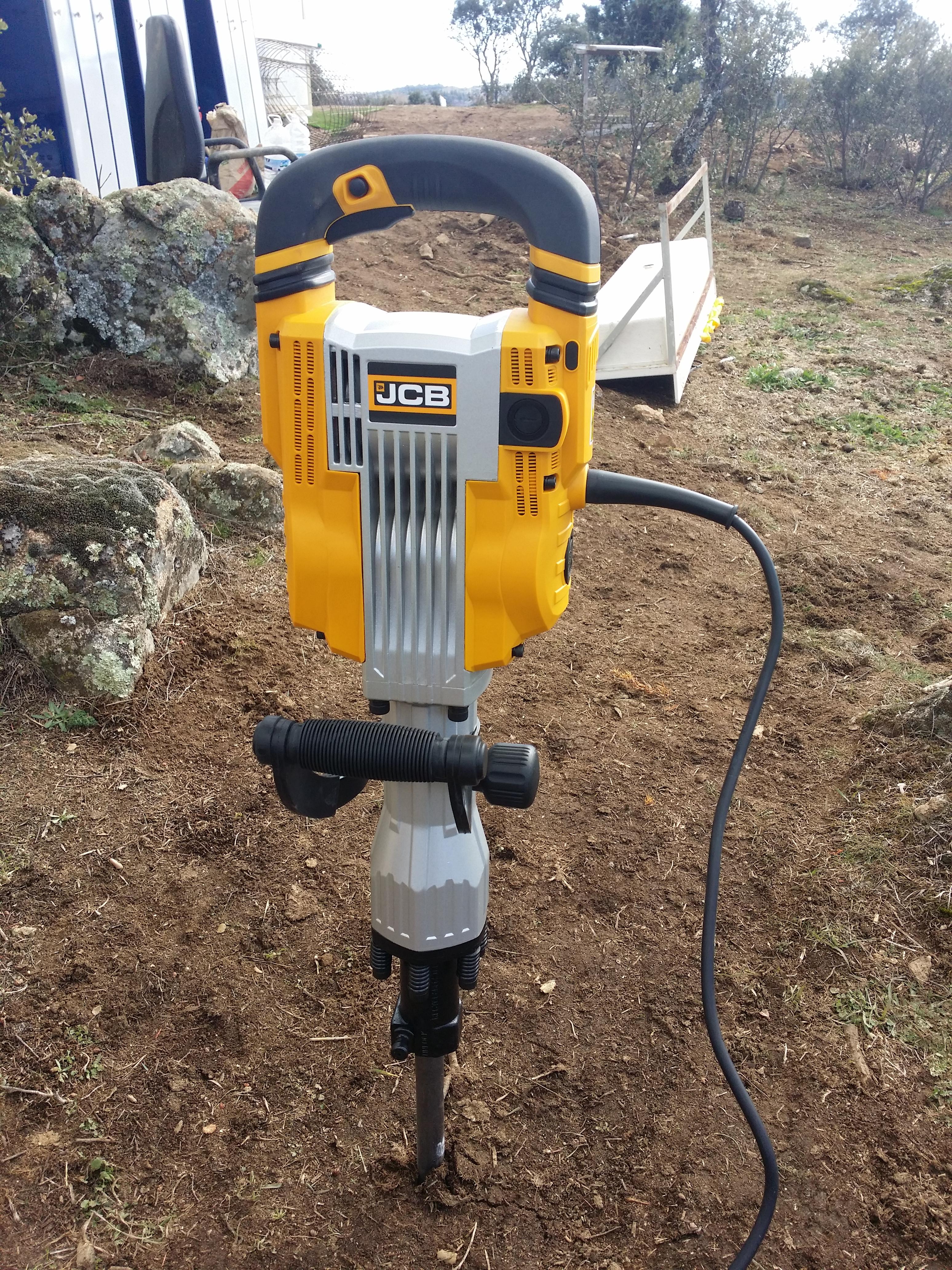 New Toy. JCB 1750w 45J Demolition Breaker Hammer r/Tools