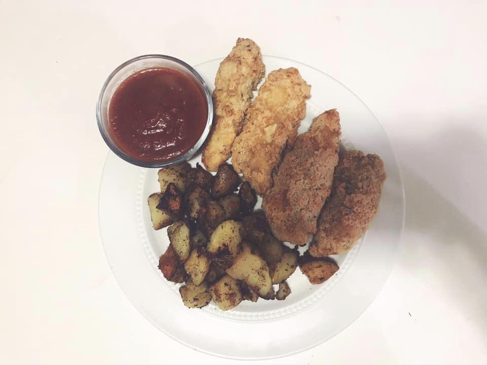 Chicken Strips, Seasoned Potatoes, & Homemade ketchup r/whole30
