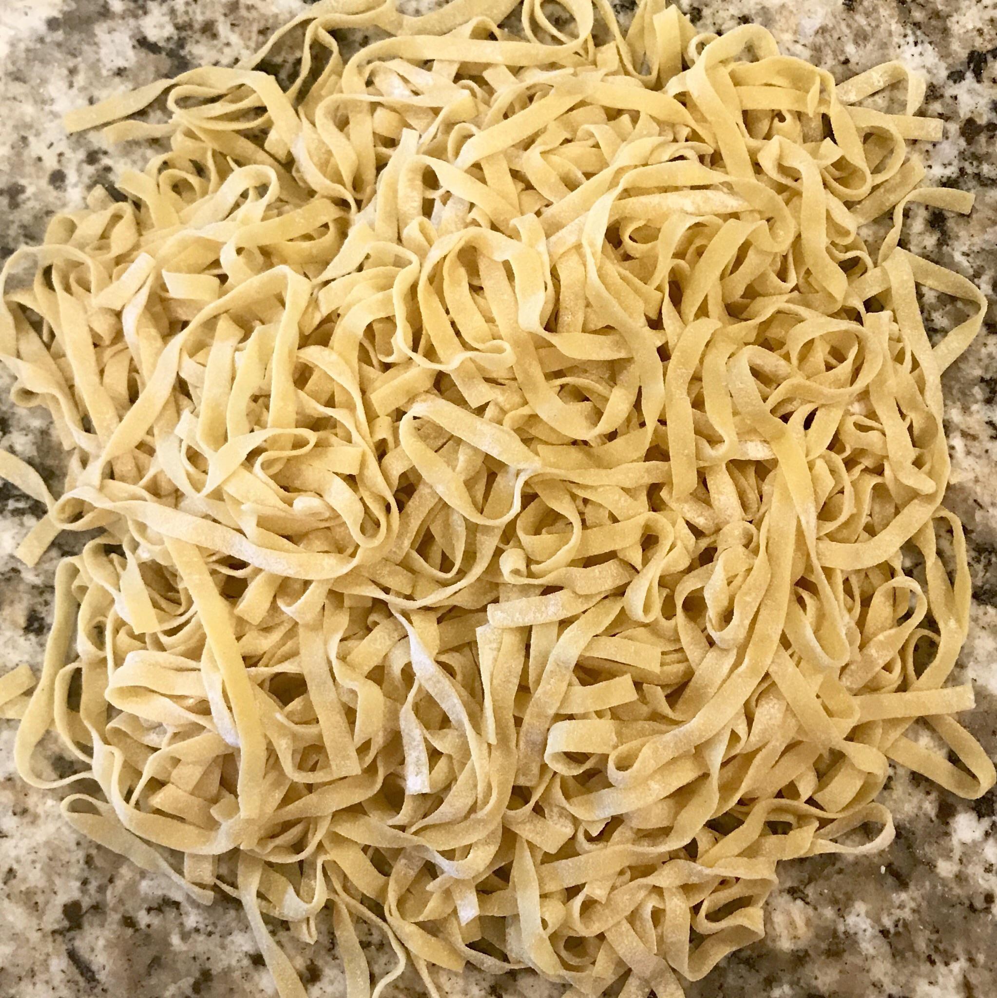 [Homemade] Fettuccine pasta r/food