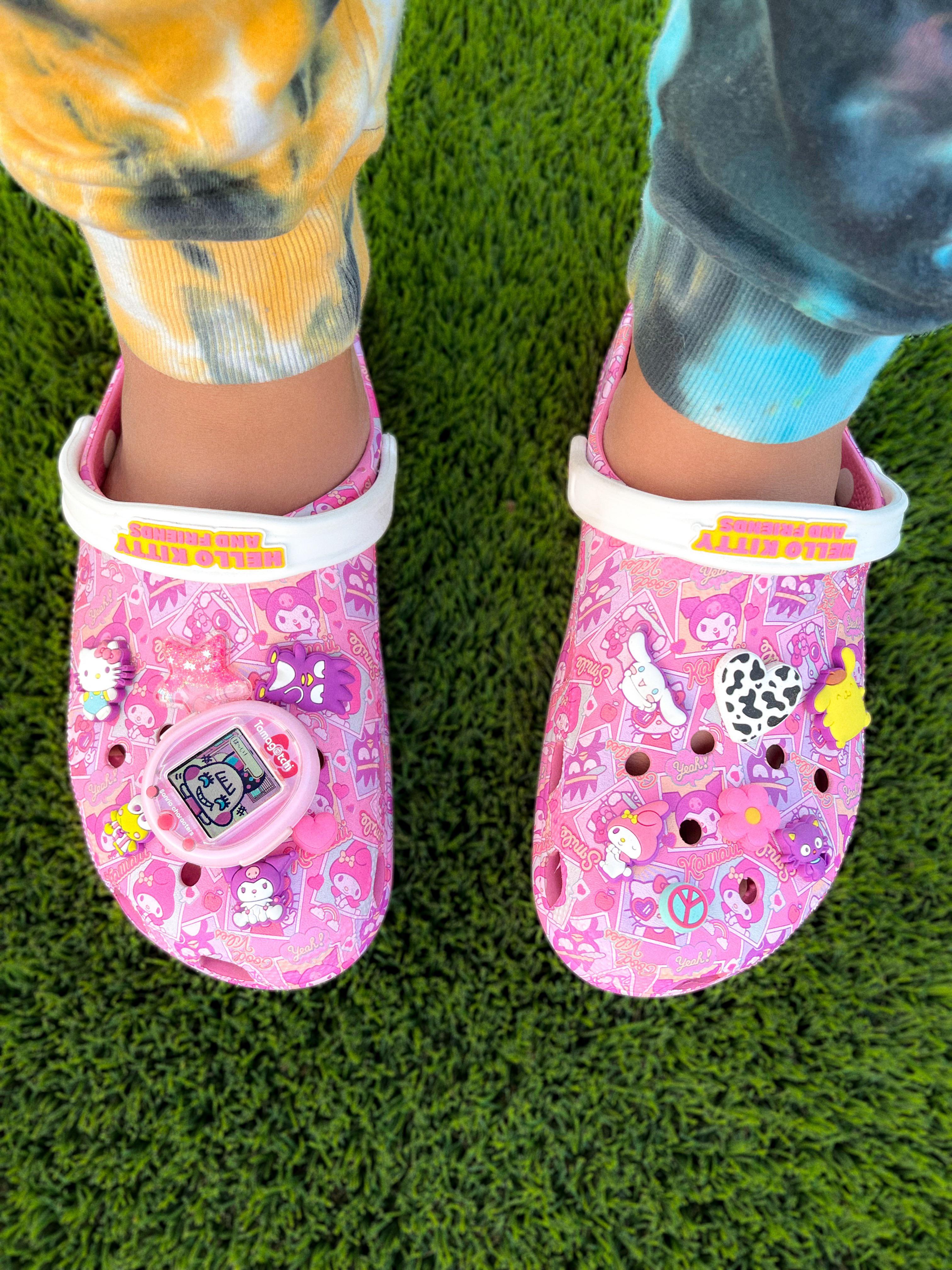 Found the perfect use for my Sanrio Tama Smart 🤡 r/tamagotchi