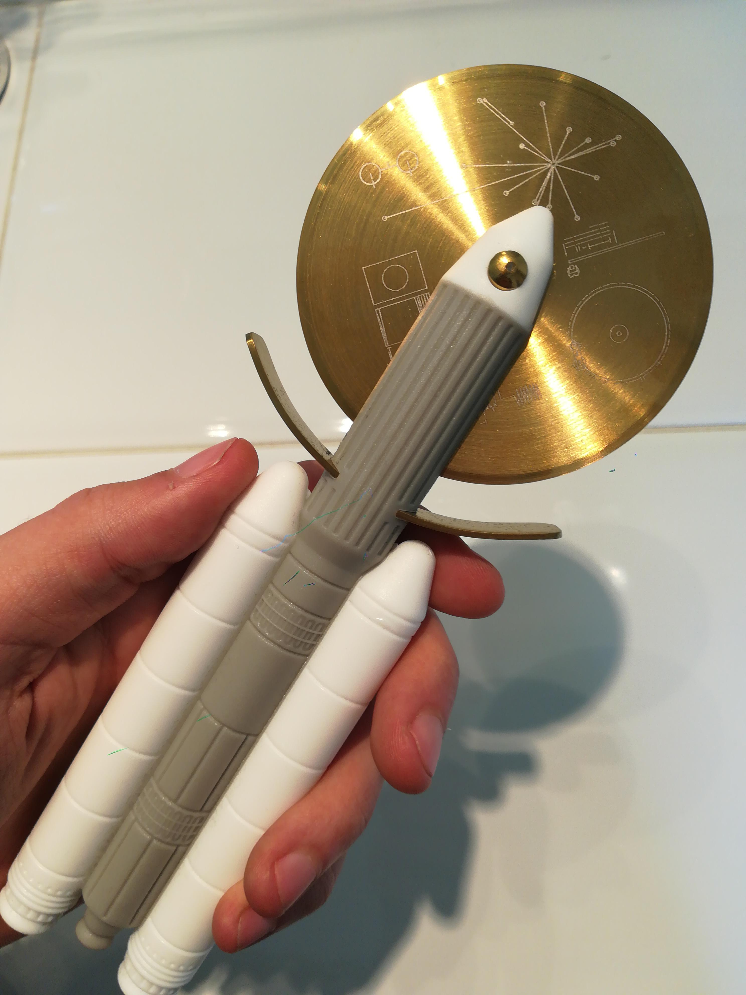 This golden record/rocket pizza cutter r/mildlyinteresting