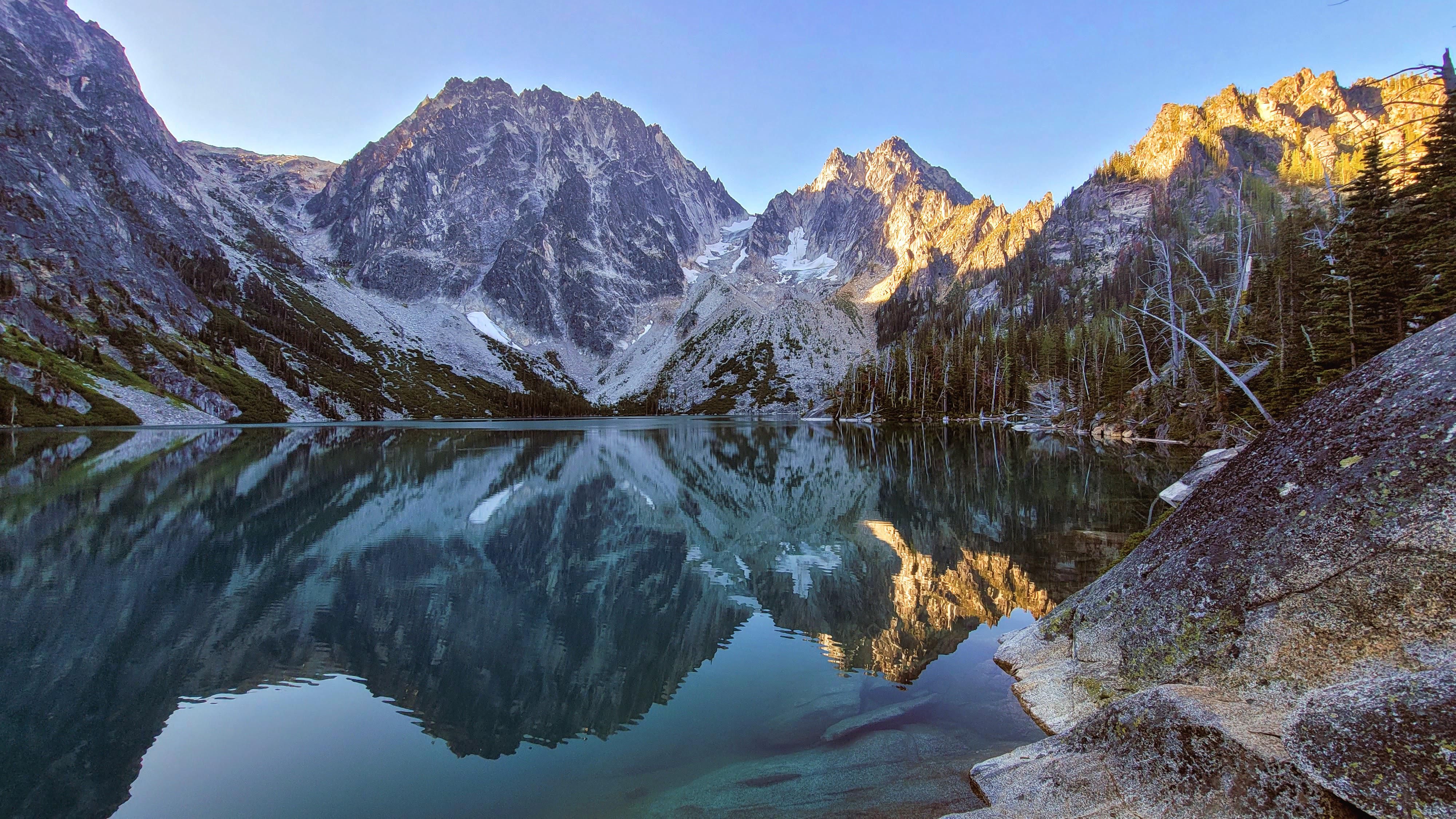 Colchuck Lake, Alpine Lakes Wilderness, Washington, USA r/hiking