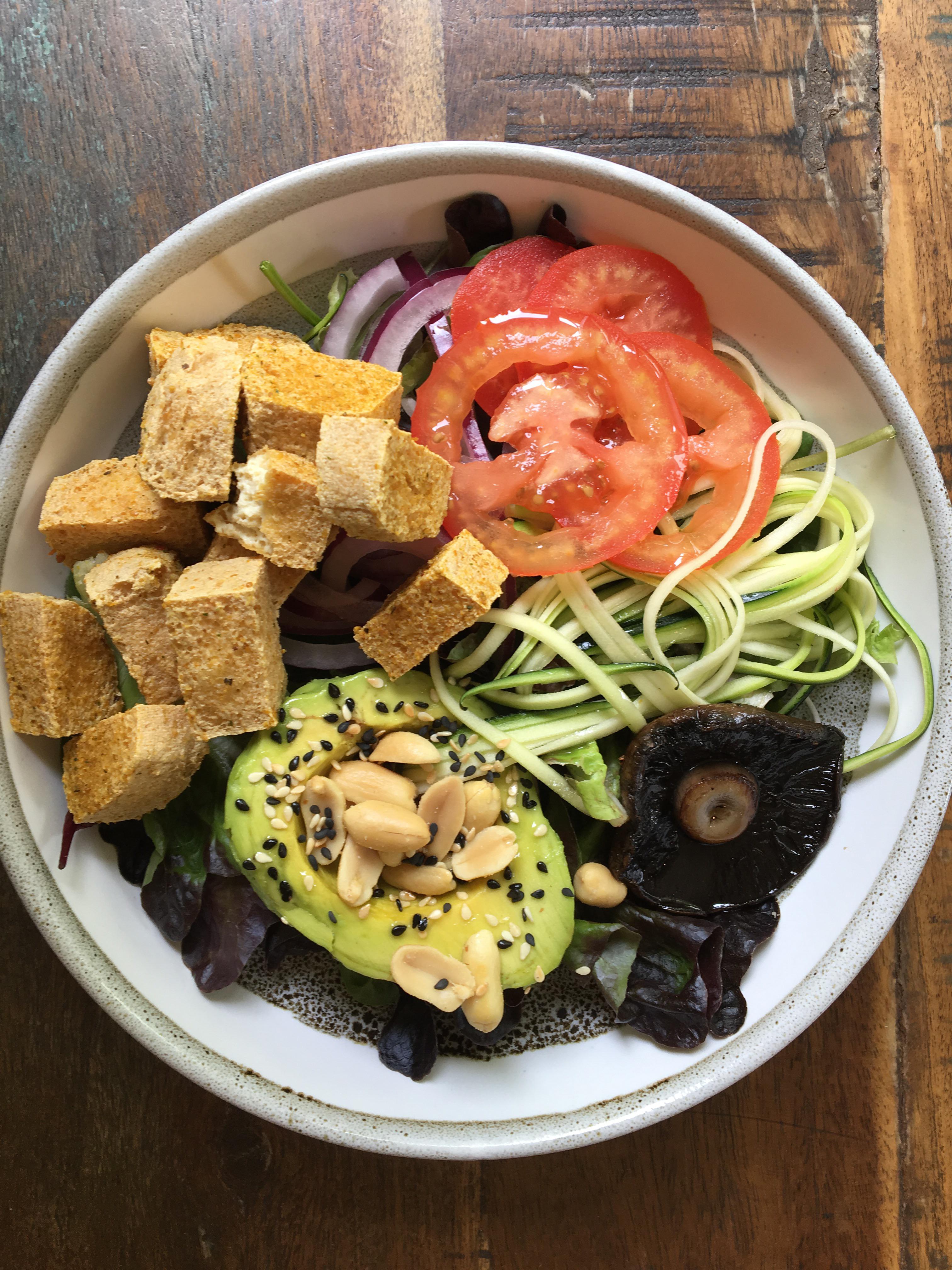 Crispy tofu salad for lunch. r/veganketo
