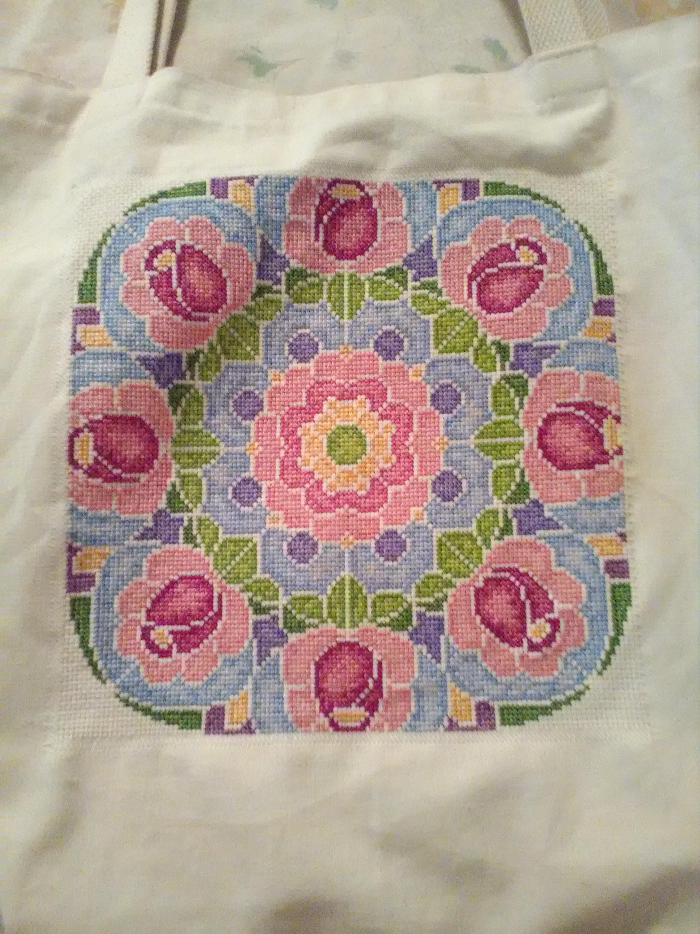 [FO] Finally finished my new cross stitch travel bag. It took longer