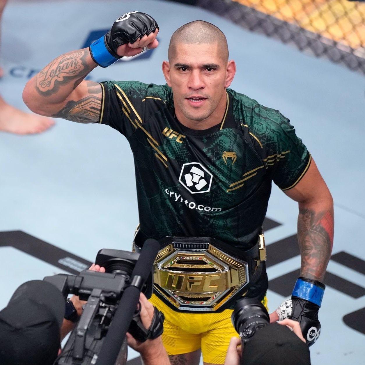 Danbury’s Alex Pereira captures 2nd ufc title in 2 years r/Connecticut