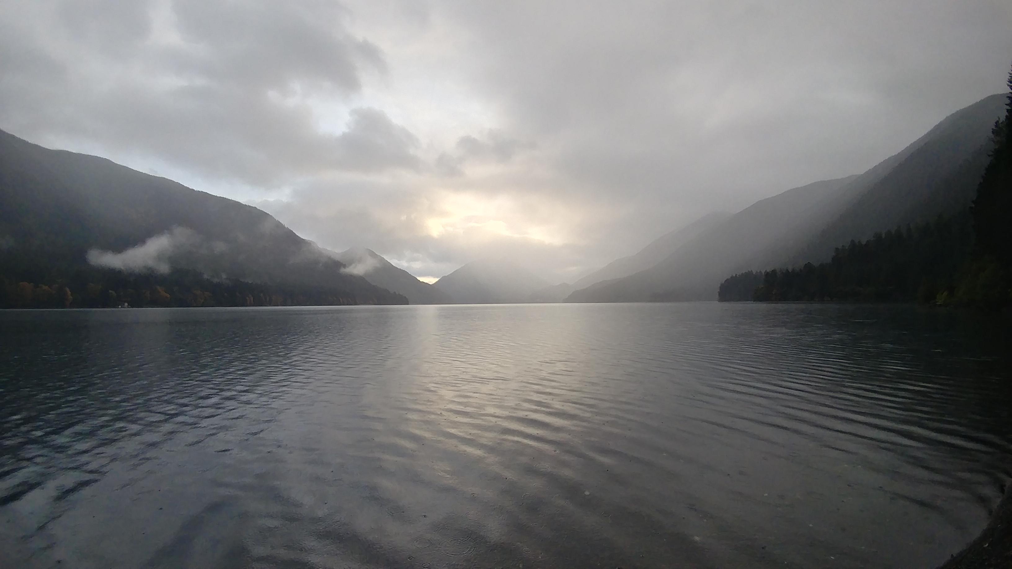 Crescent Lake, Washington. [OC] [3264x1836] r/EarthPorn