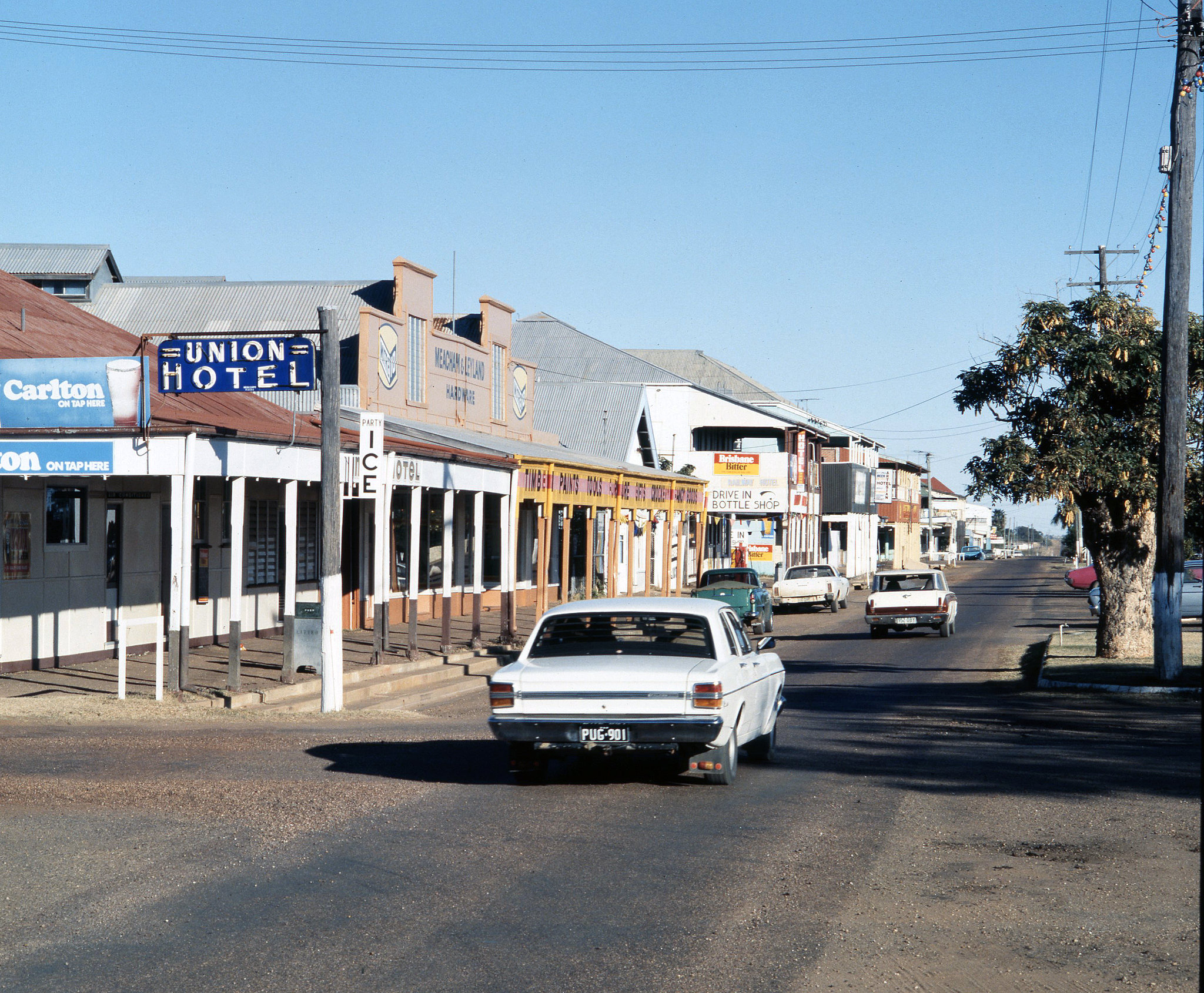 Hundreds of photos of Queensland in the 1980s r/australia