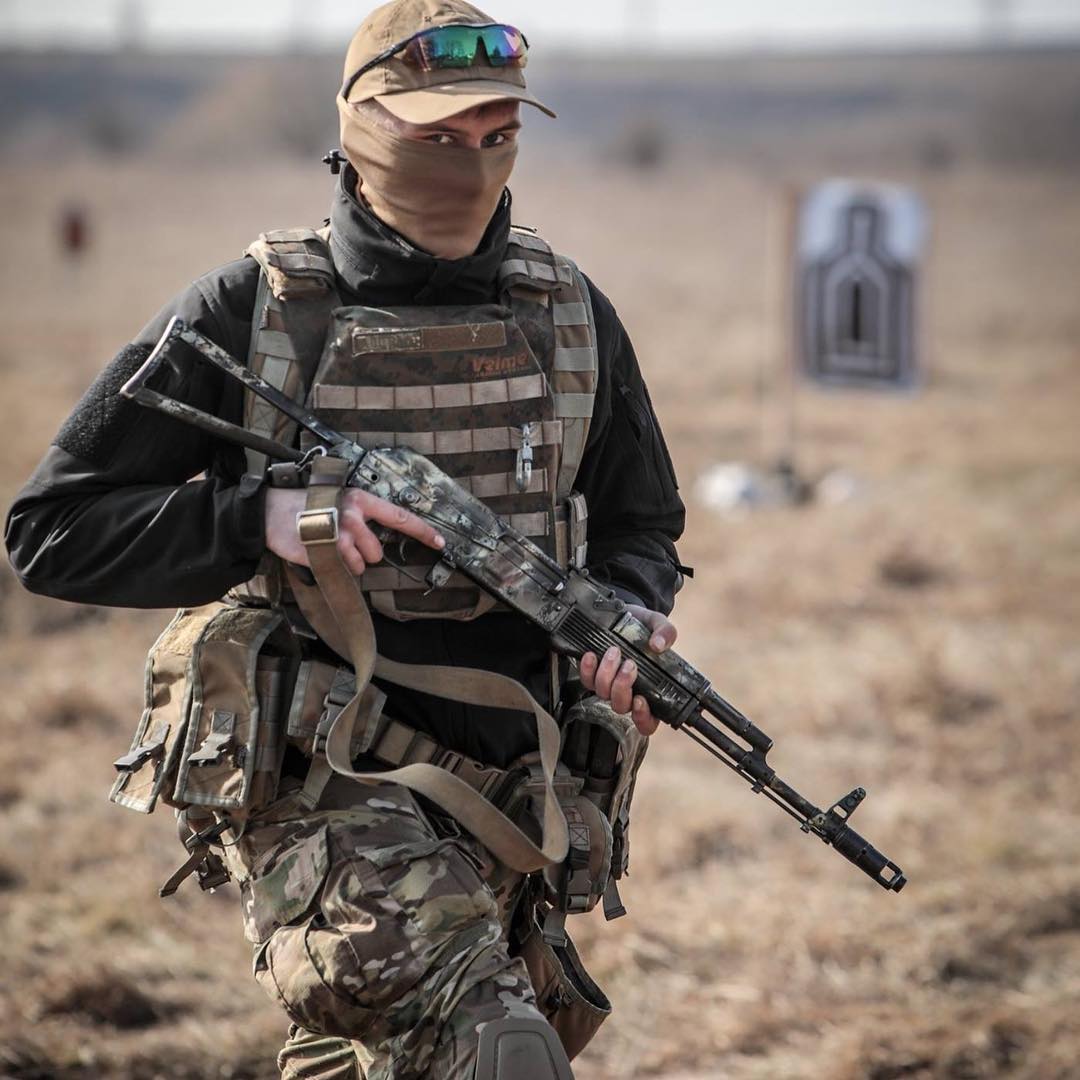 Ukrainian special force soldier during training [ 1080 x 1080 ] r