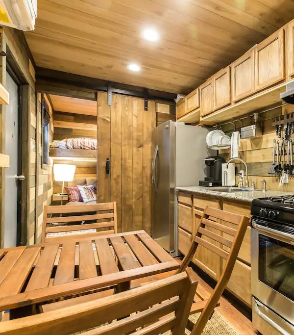 2 Bedrooms 40 ft Cozy Shipping Container Home, Dallas, Texas r/cabins