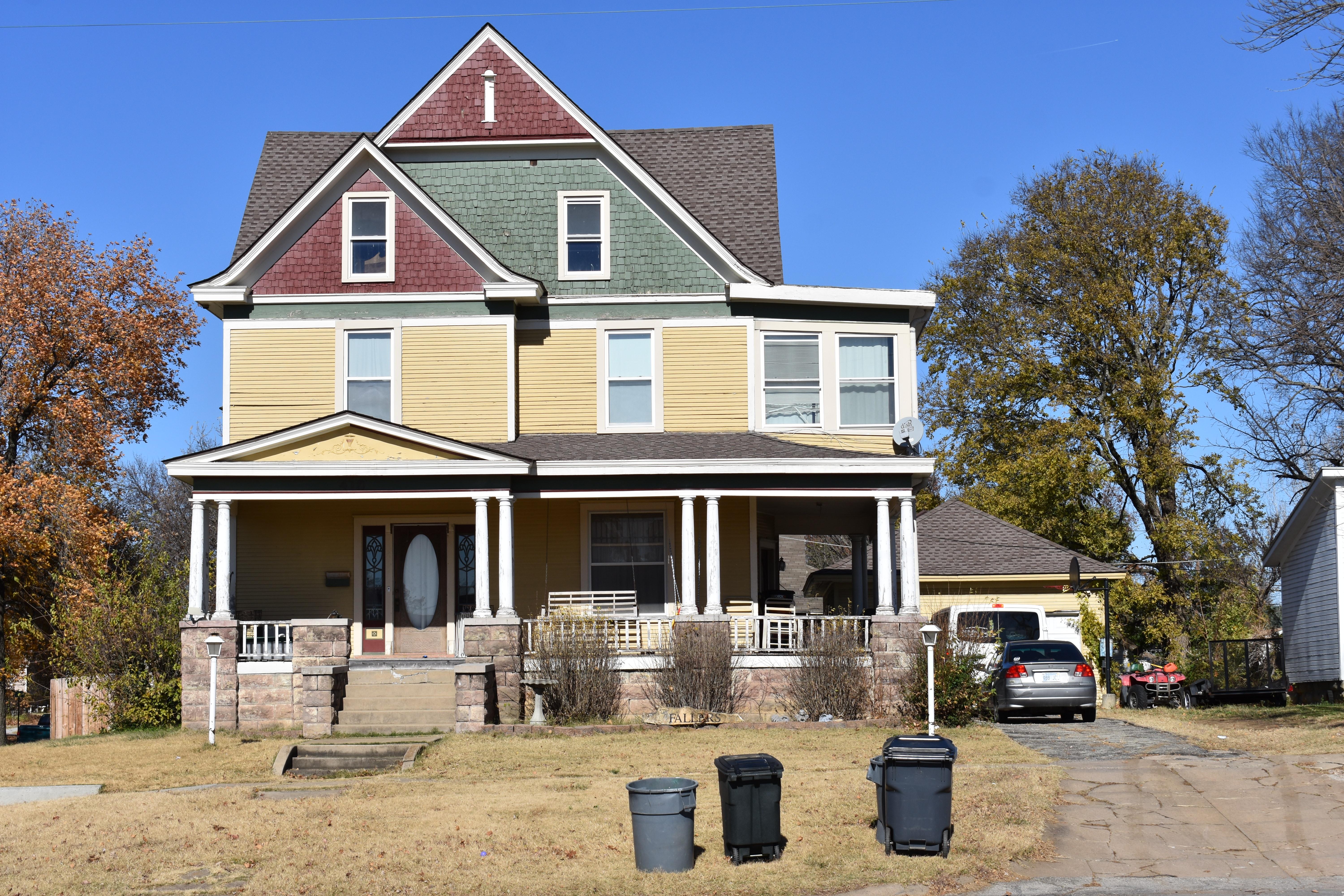 This home in Independence Kansas. r/AccidentalWesAnderson