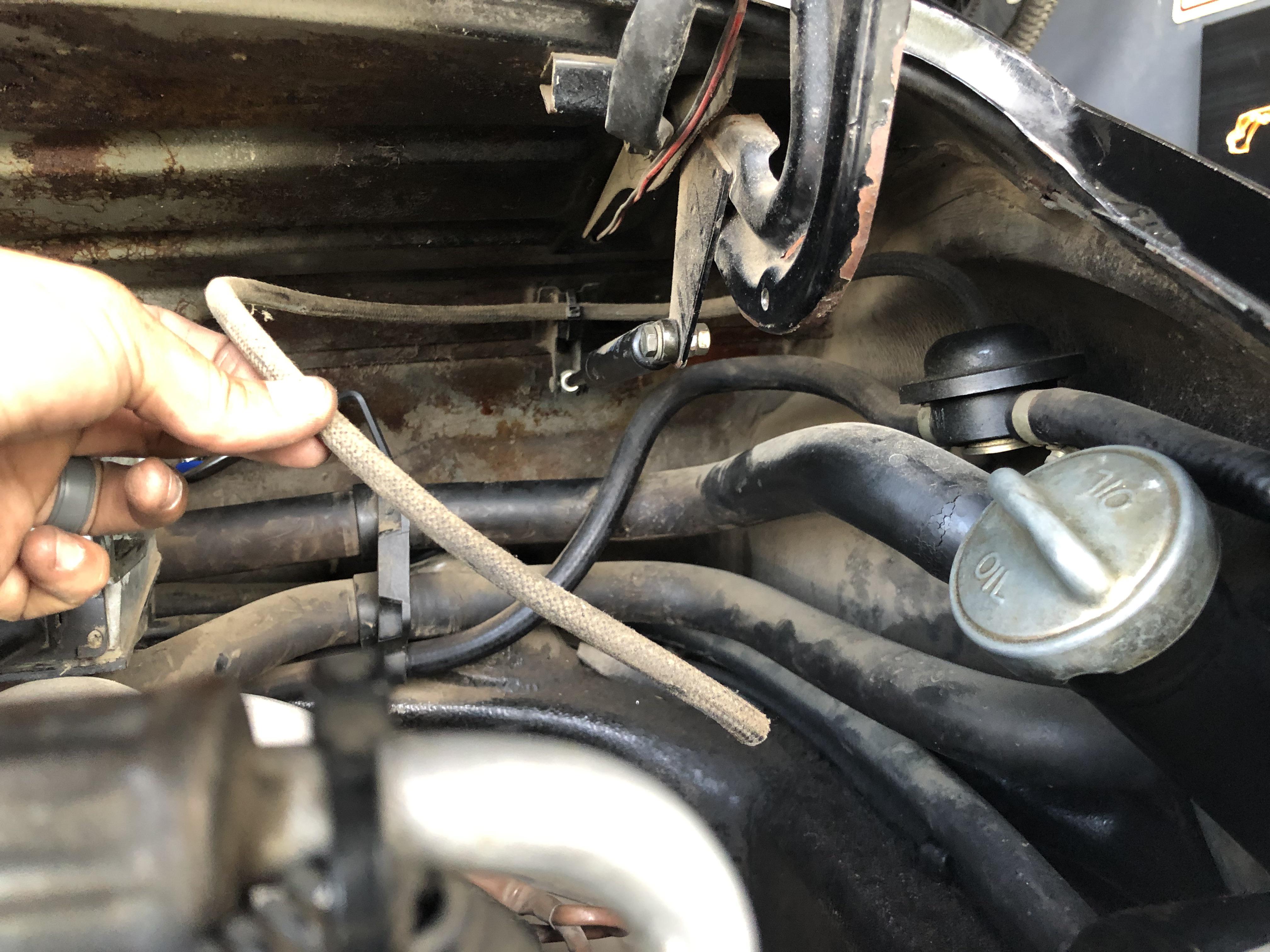 Anyone know what this hose is? : r/Porsche