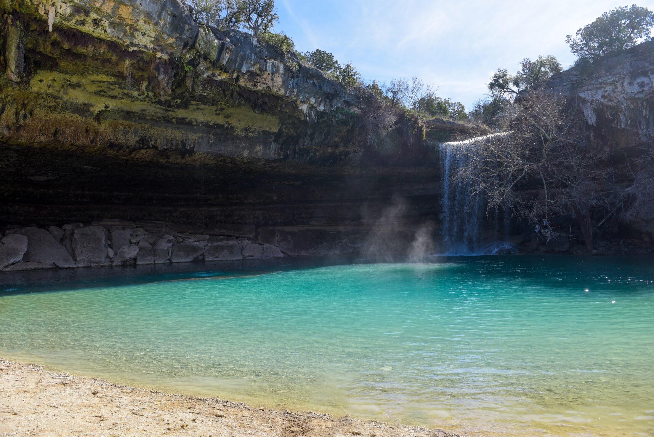 Crystal clear water in Hamilton Pool Texas [OC] [6016x4016] r/EarthPorn