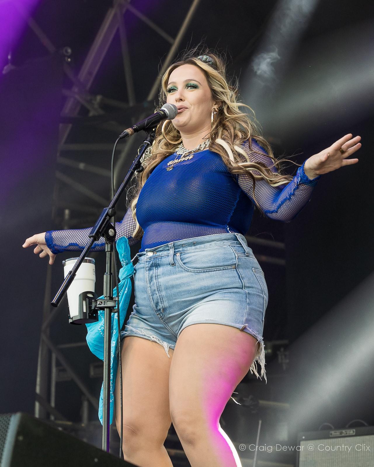 Priscilla Block : ladiesofcountrymusic