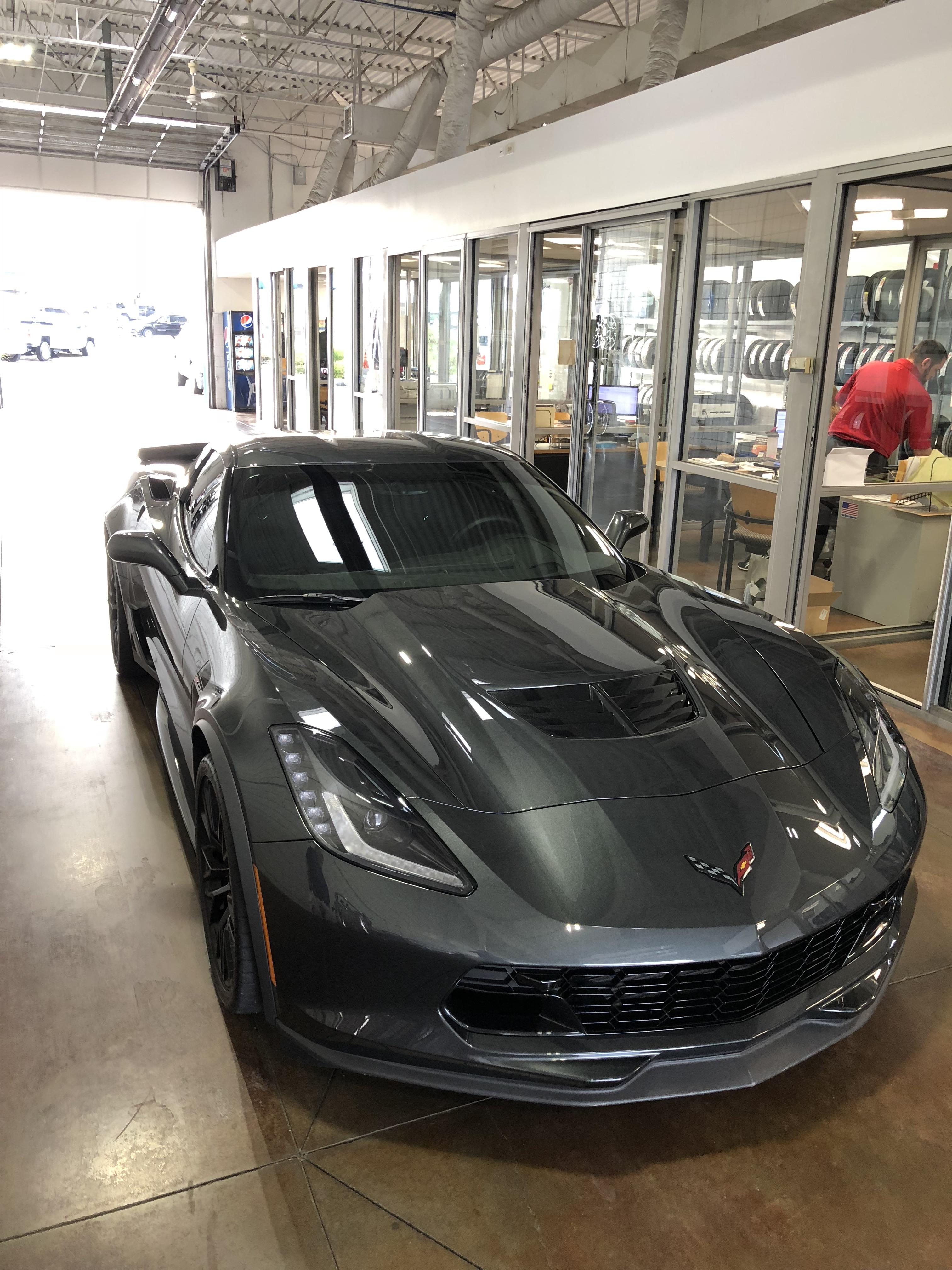 2019 C7 Z06. Took her in for a oil change. Love the lighting! r/Corvette