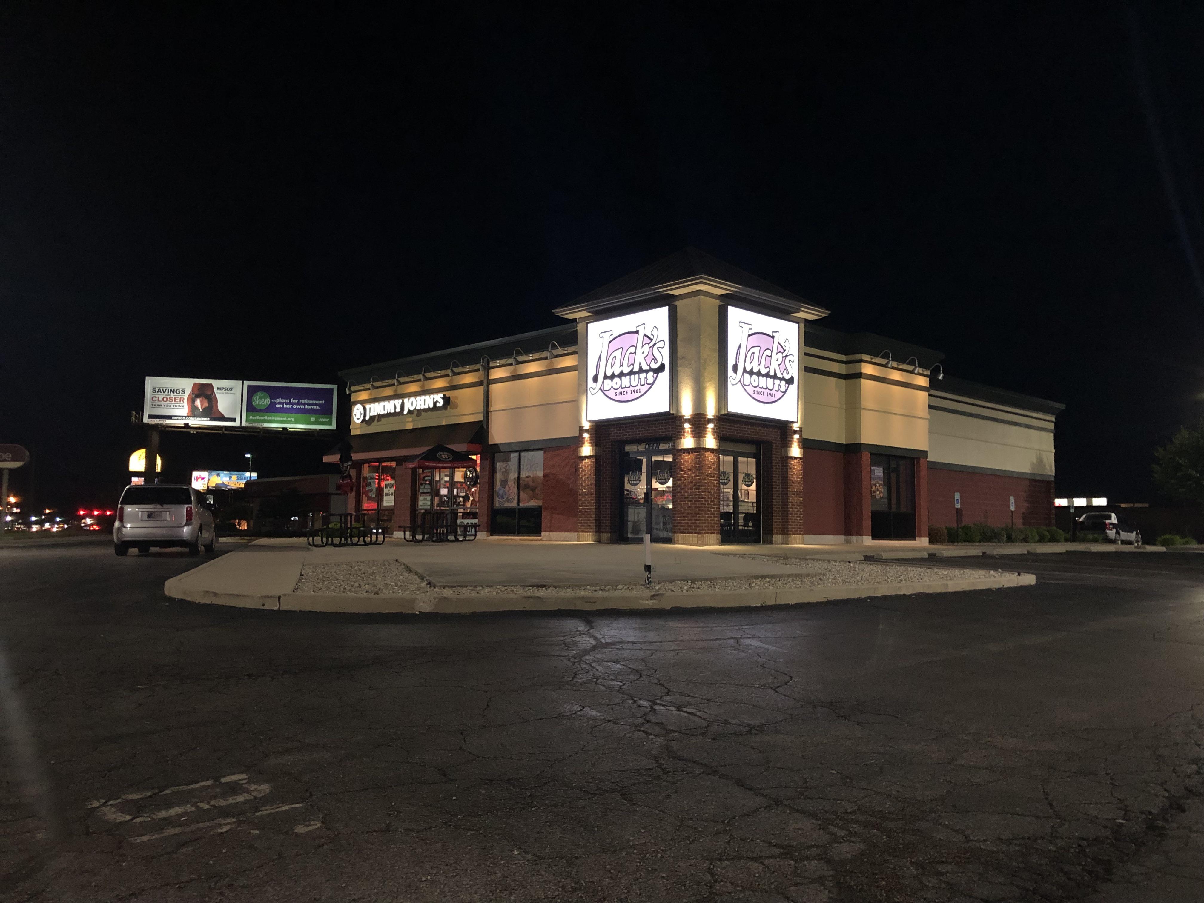 Former Donato’s Pizza, now Jimmy John’s and Jack’s Donuts. Kokomo, IN