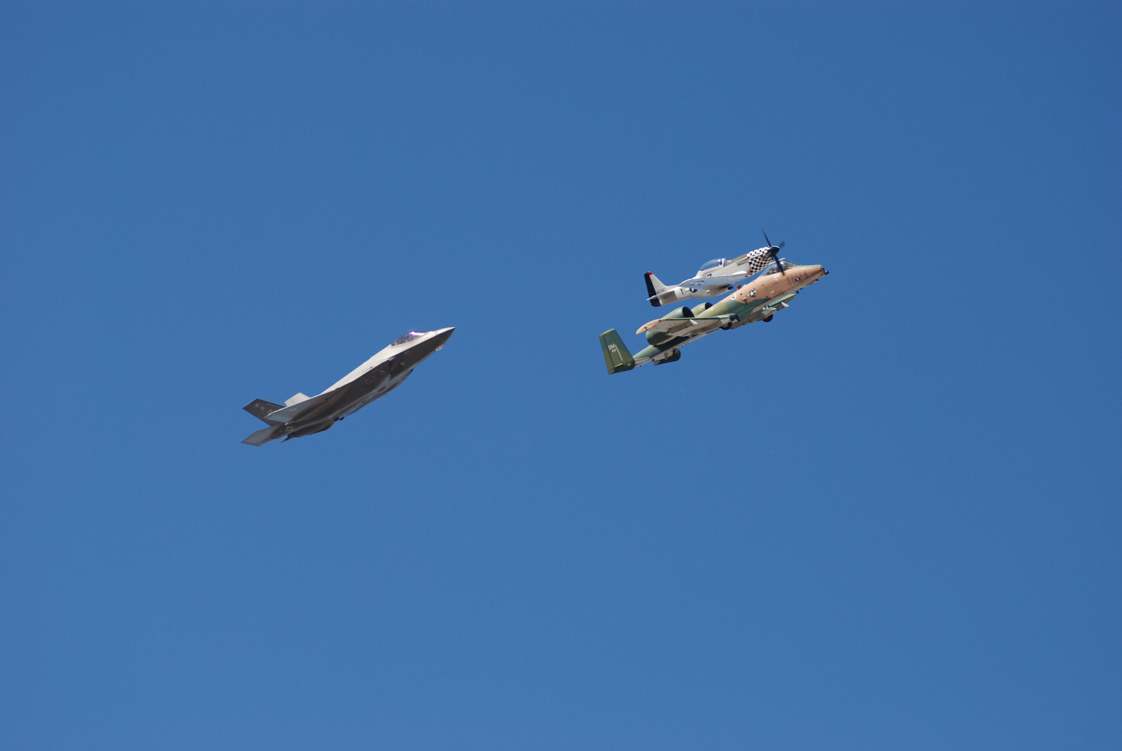Photo i caught a Fort Collins/Loveland airshow. r/aviation